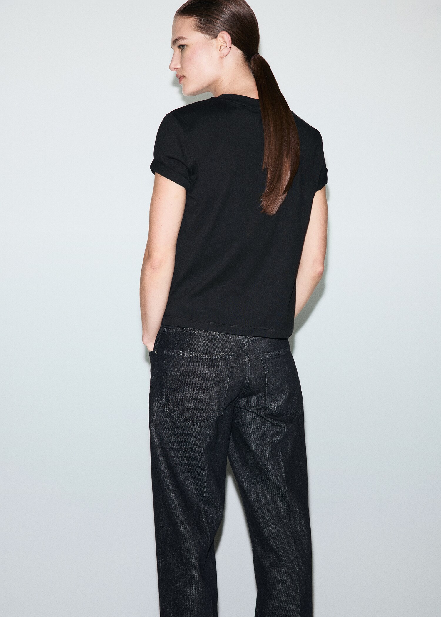 تي شيرت مكتوب به رسالة بحجر الراين - الجهة الخلفية للمنتج