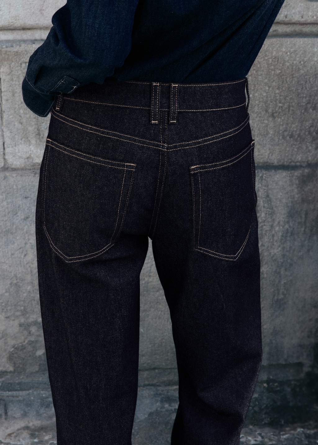 Turned-up straight jeans