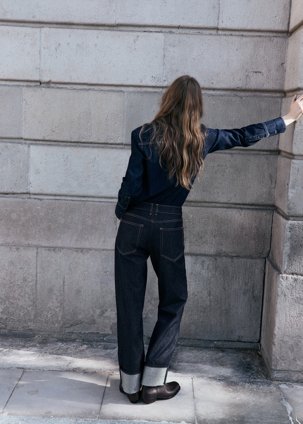 Turned-up straight jeans