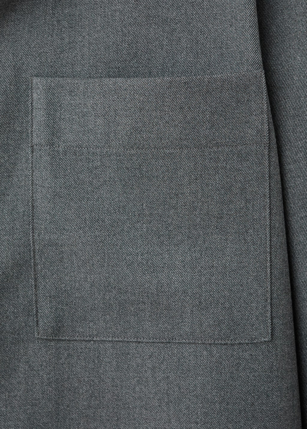 Fluid overshirt with pockets