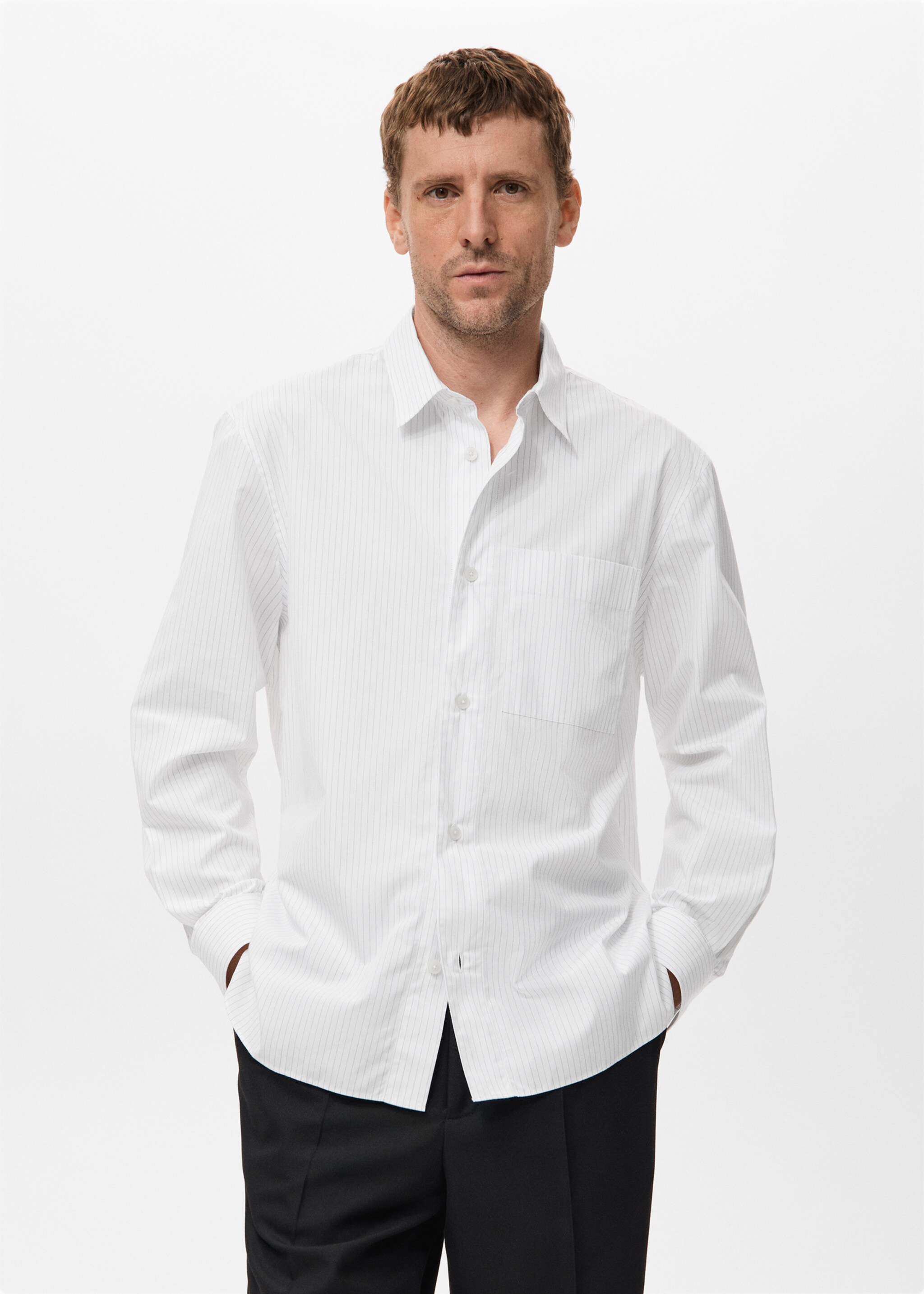 Chemise 100 % coton à rayures coupe relaxed fit - Plan moyen, Blanc. Ref: 17049209-00.