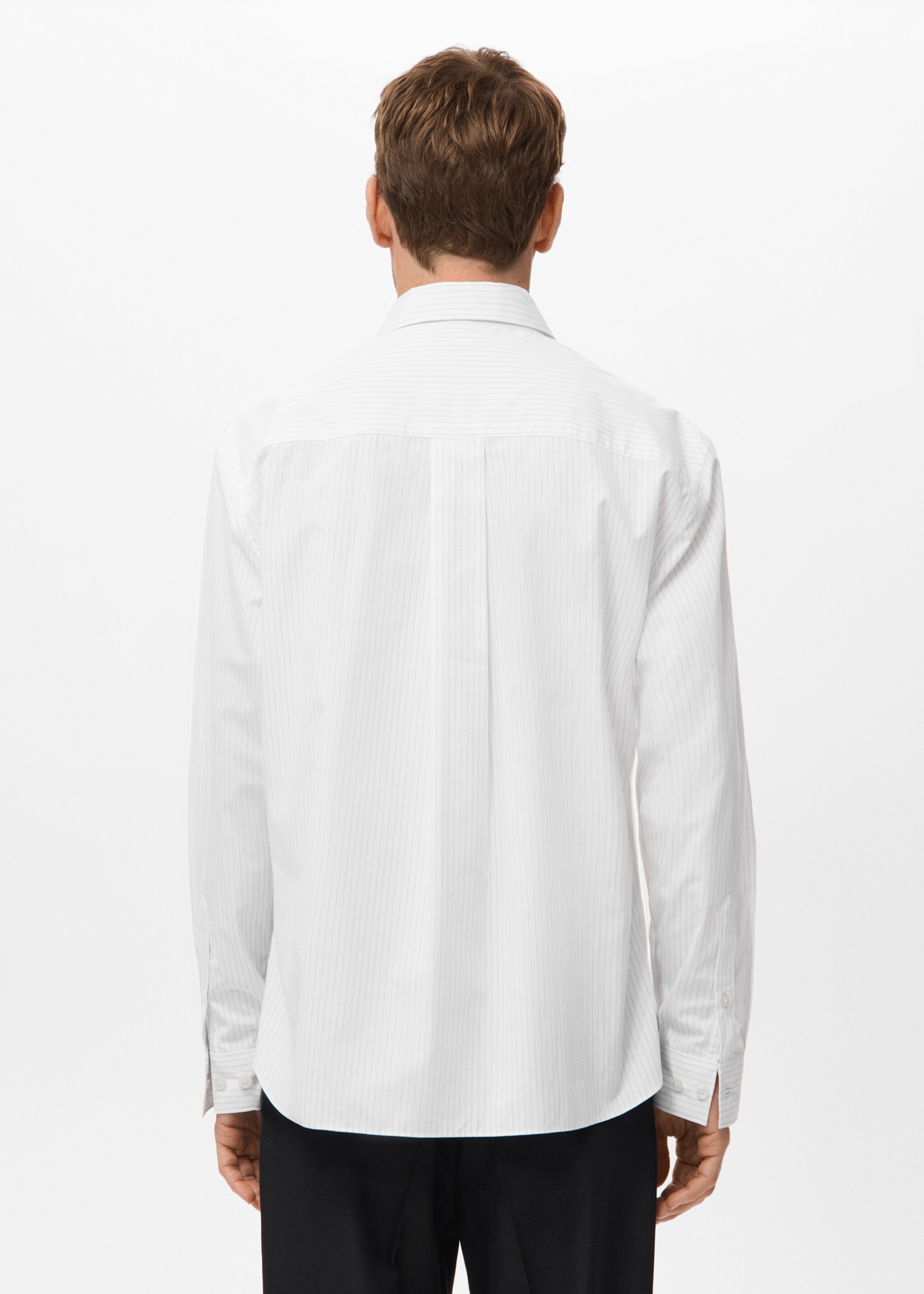 Chemise 100 % coton à rayures coupe relaxed fit - Verso de l’article, Blanc. Ref: 17049209-00.