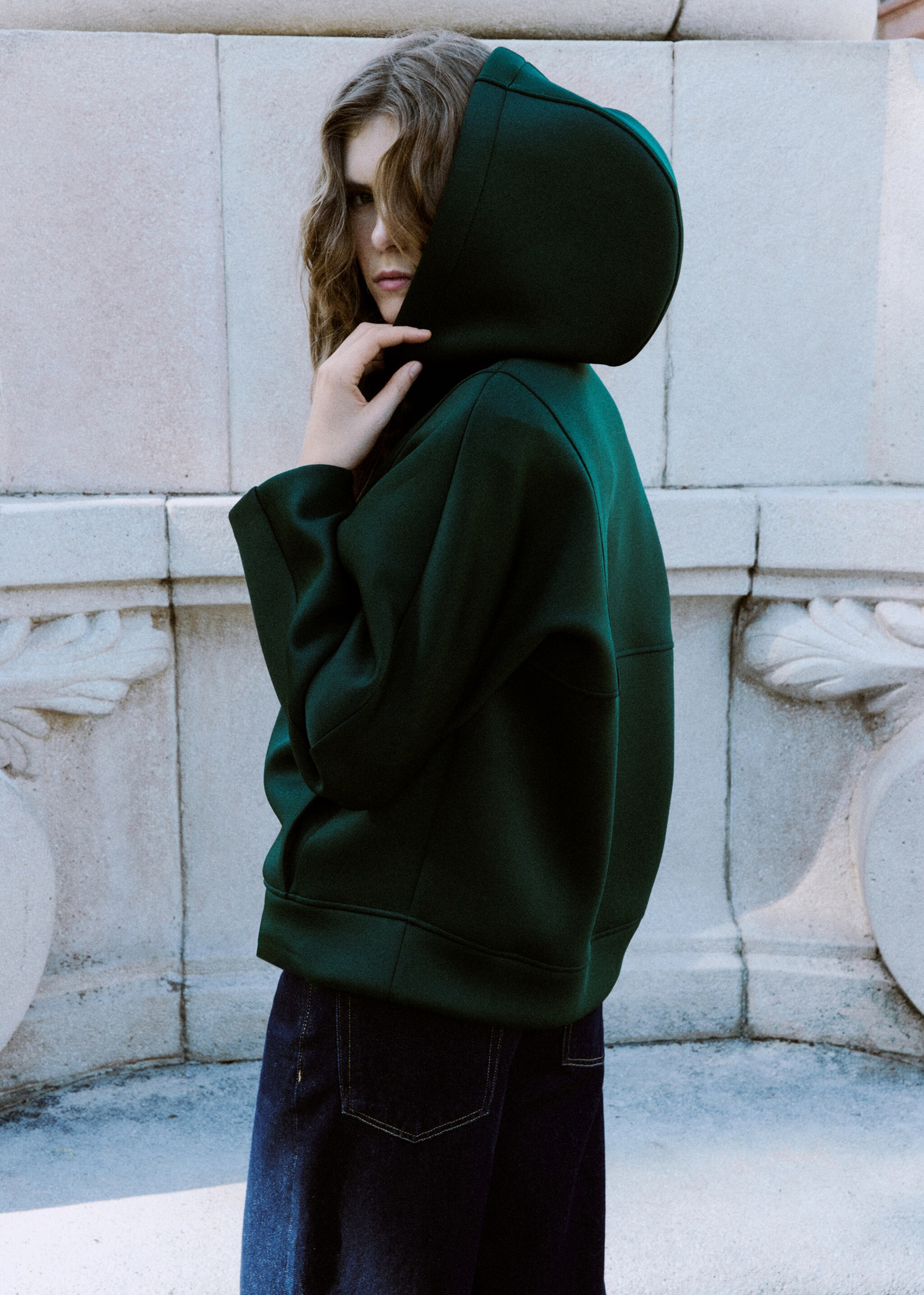 Sweat-shirt oversize capuche - Verso de l’article, Vert. Ref: 17049212-00.
