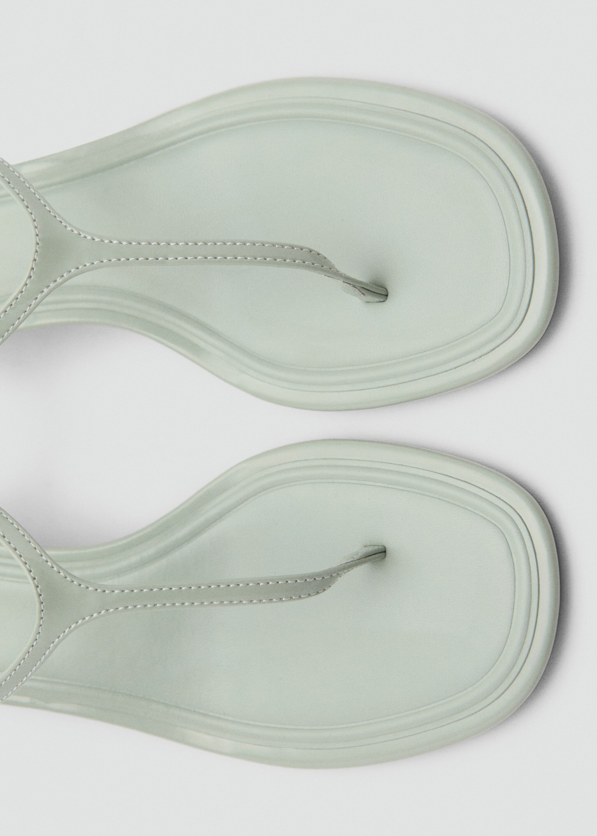 Kitten heel sandals with straps - Details of the article 2
