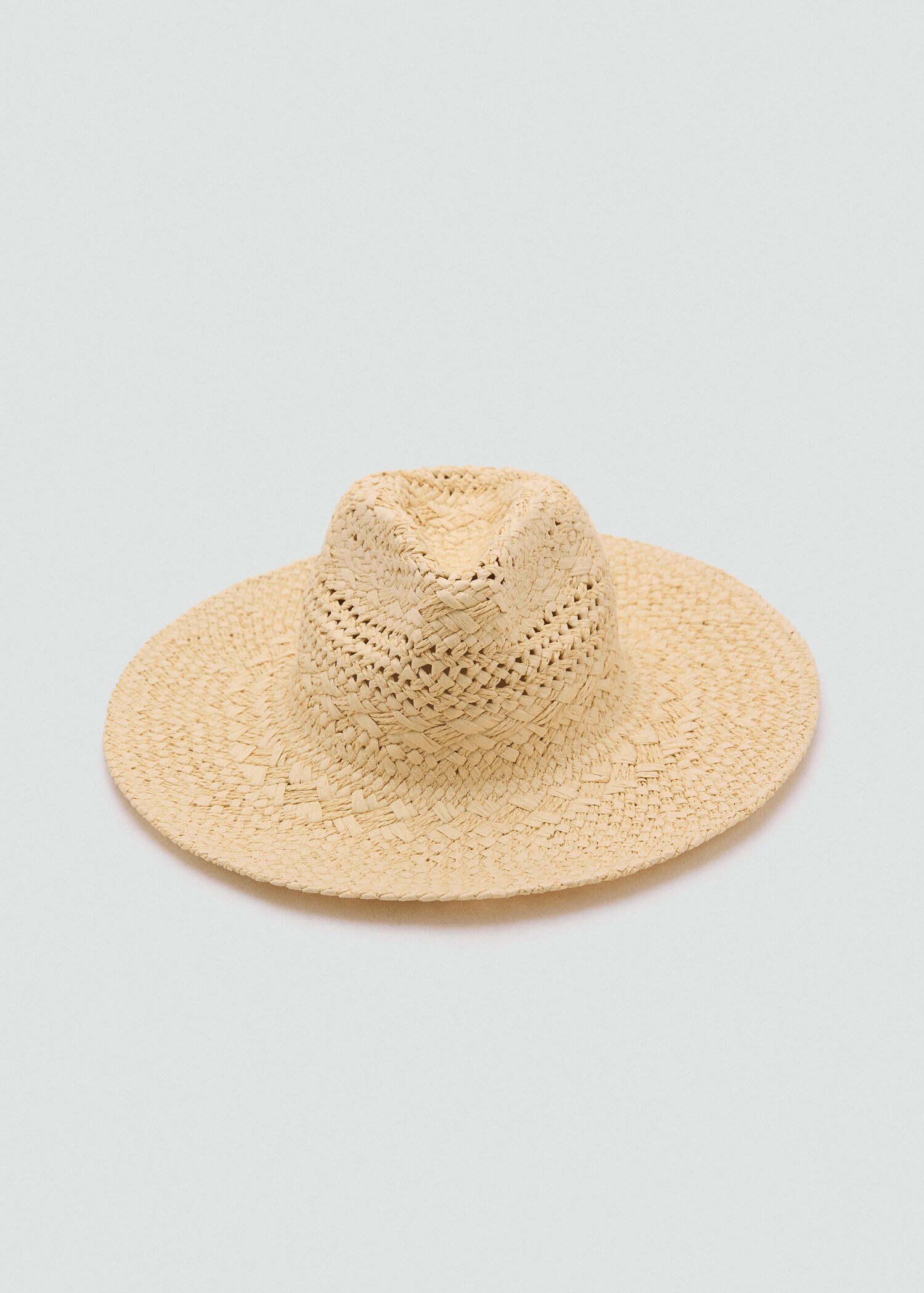 Sombrero fibra natural detalles calados - Plano medio