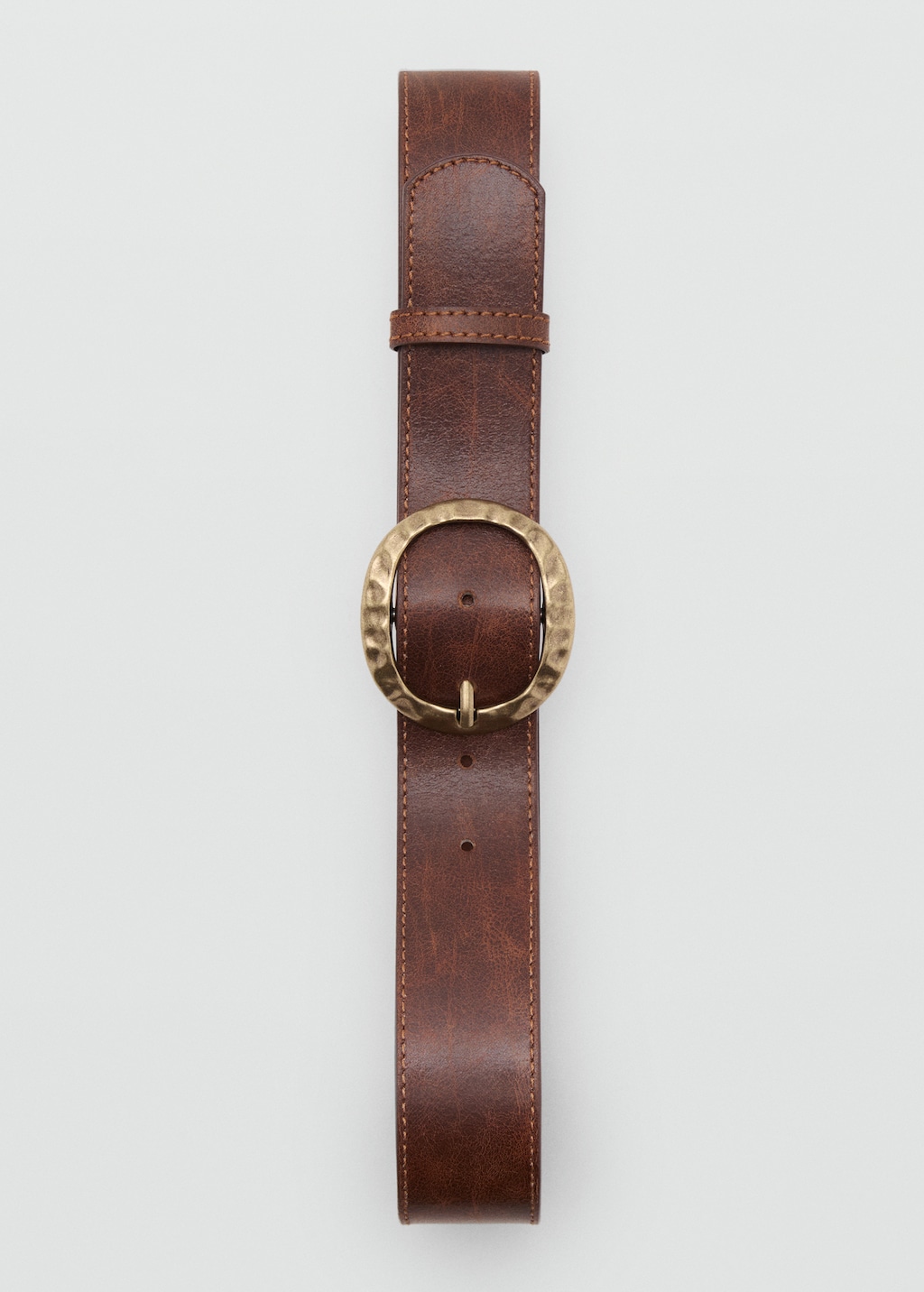 Textured belt with round buckle