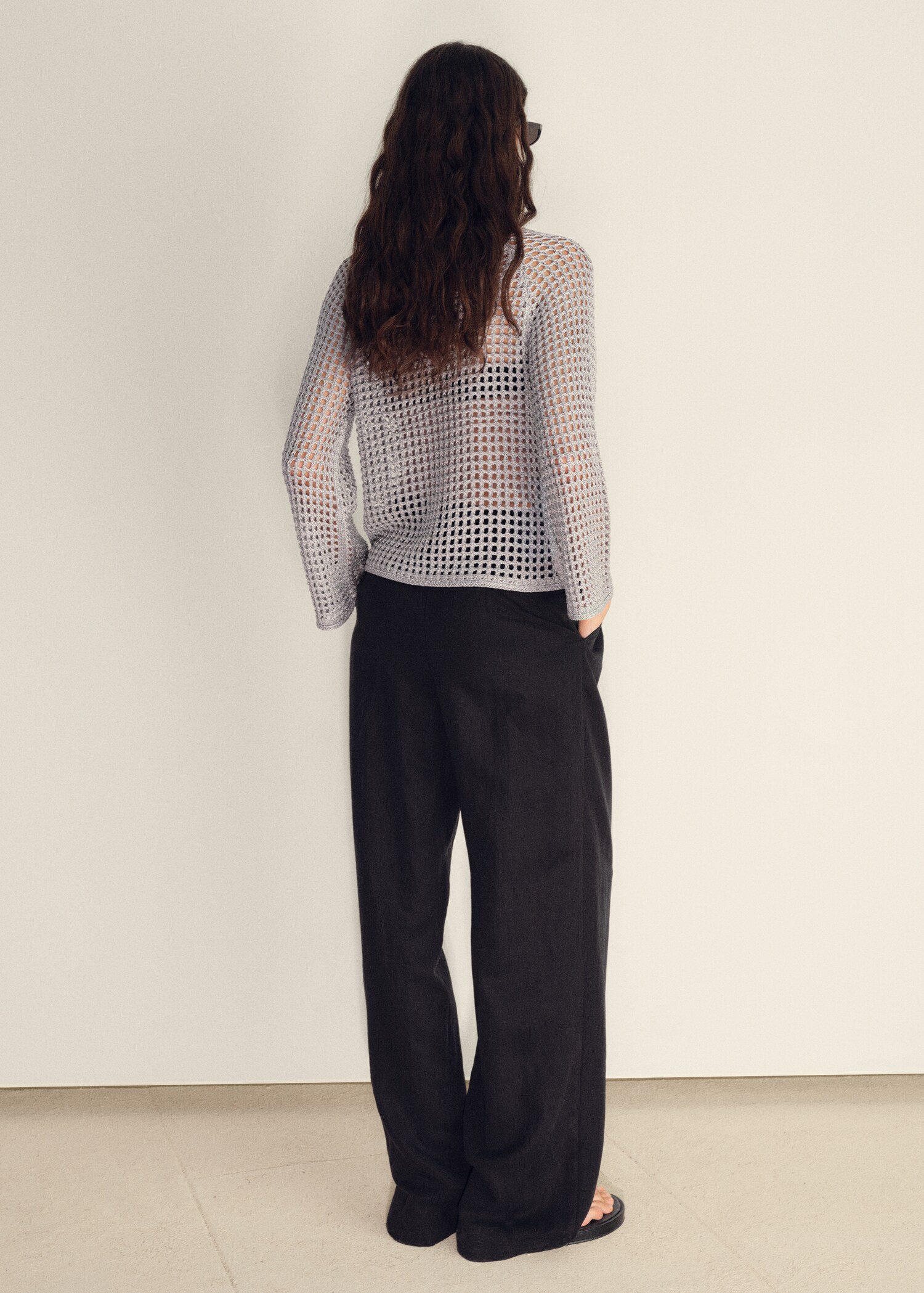 Long-sleeved crochet sweater - Reverse of the article