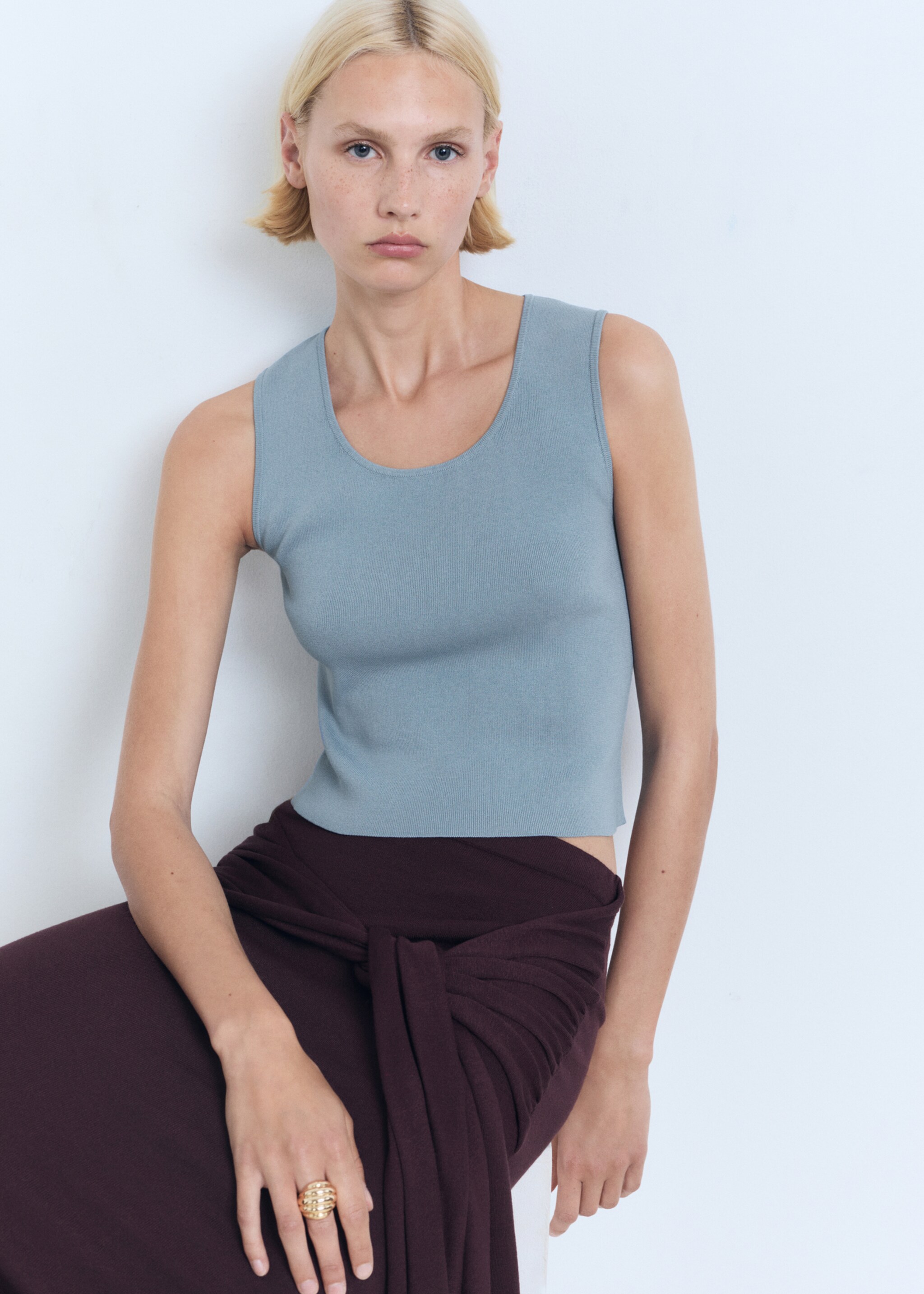 Low-cut knitted crop top - Medium plane