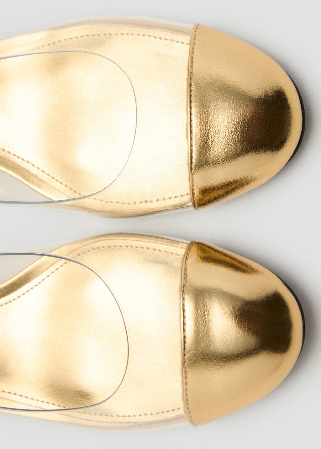 Combined vinyl heeled shoes