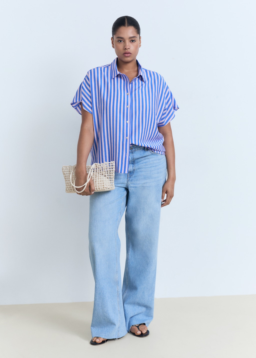 Short sleeve striped shirt