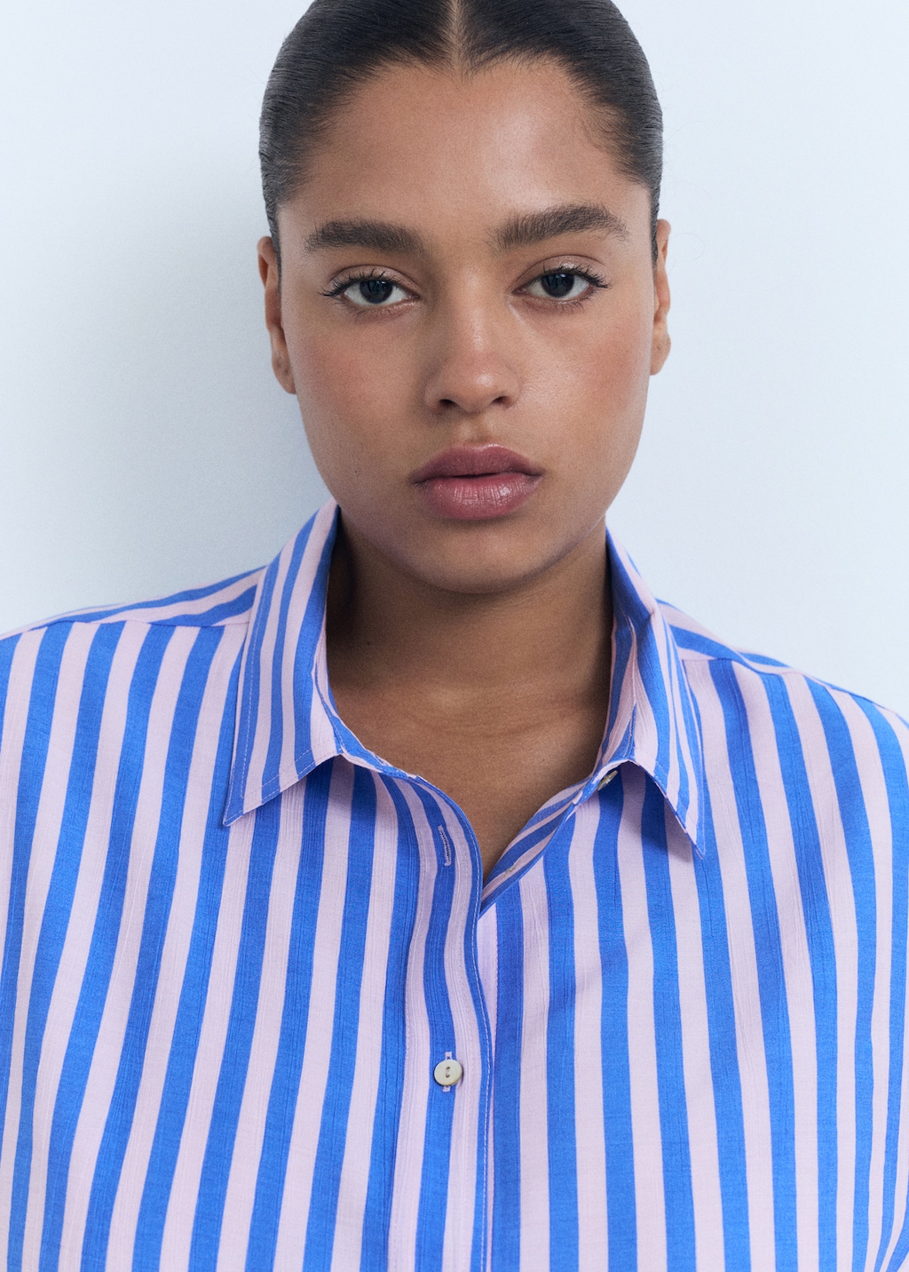 Short sleeve striped shirt