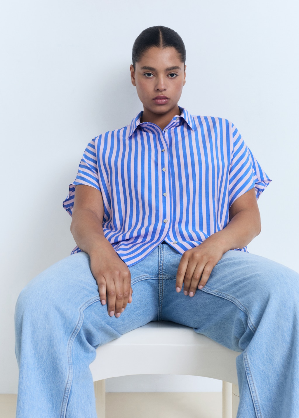 Short sleeve striped shirt