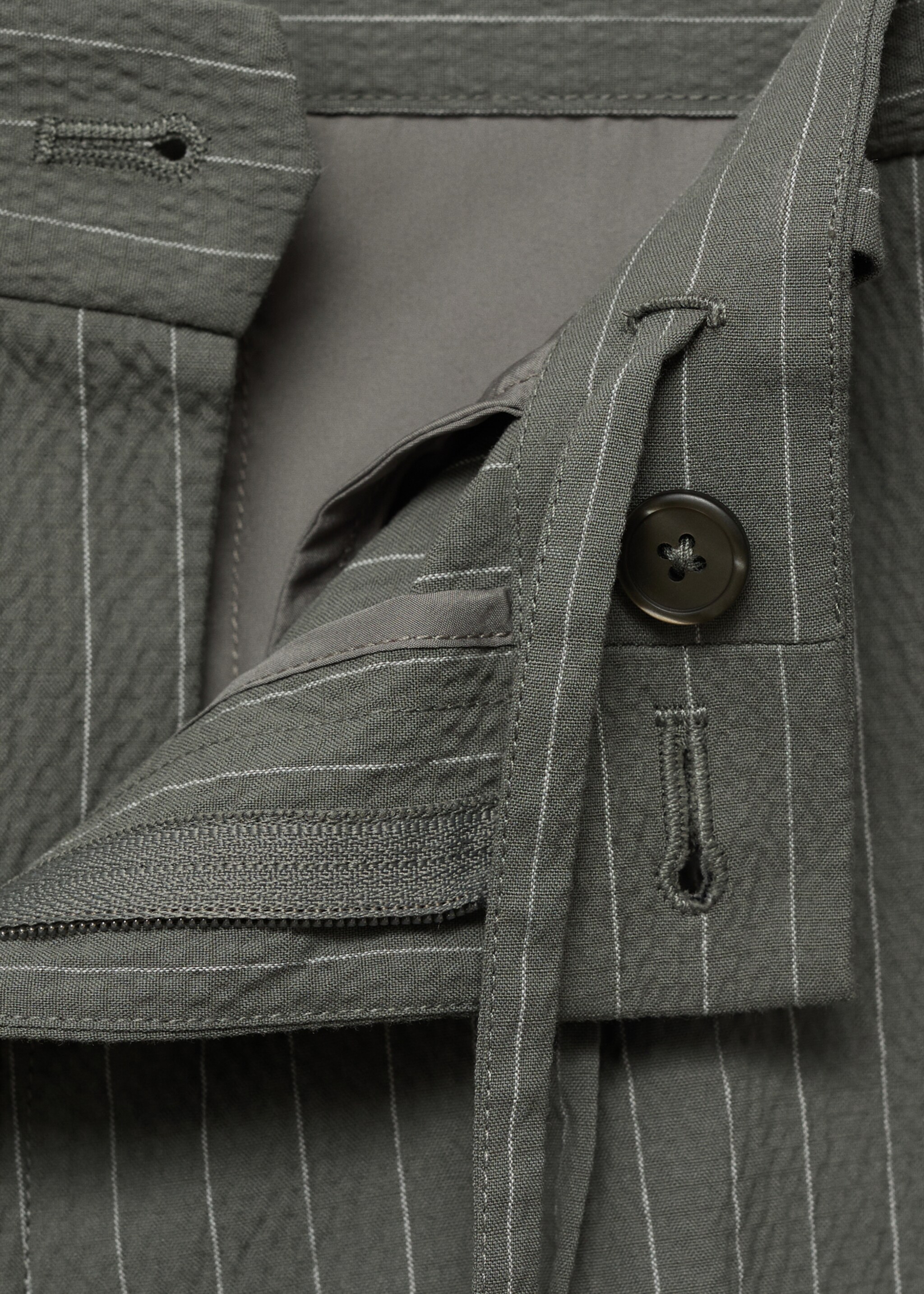 Slim-fit chino cotton bermuda shorts - Details of the article 8