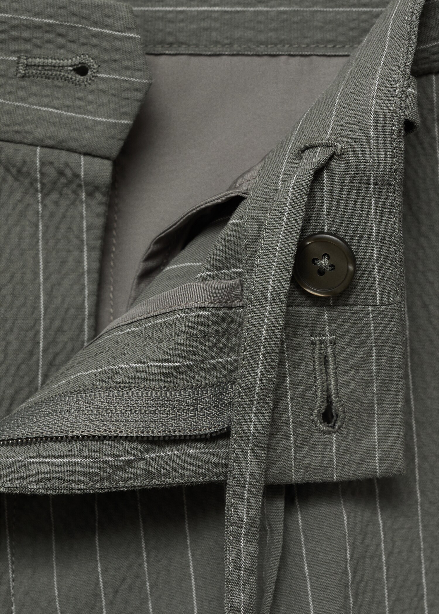 Slim-fit chino cotton bermuda shorts - Details of the article 8