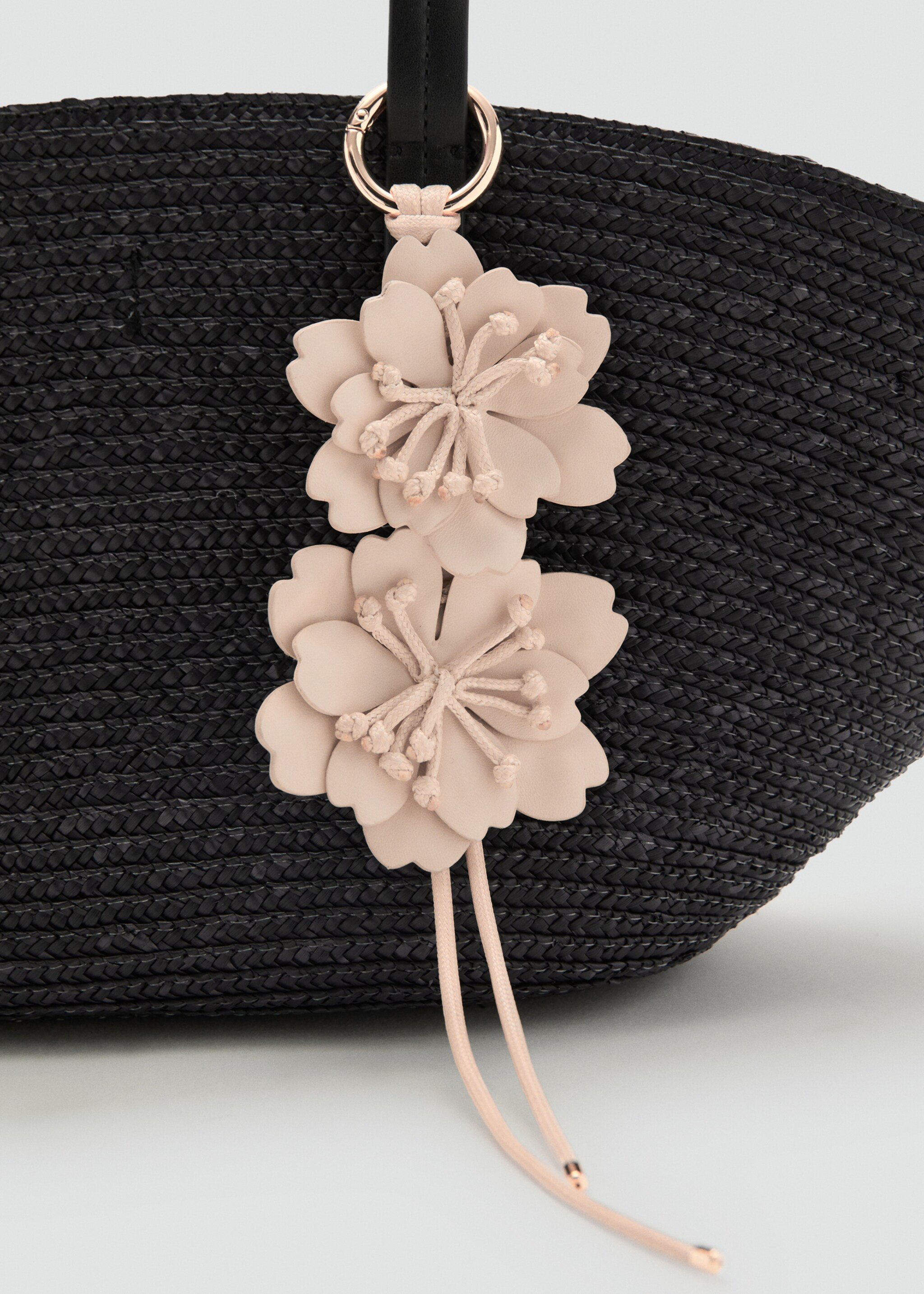 Cesto de fibra natural com charme de flores - Pormenor do artigo 1