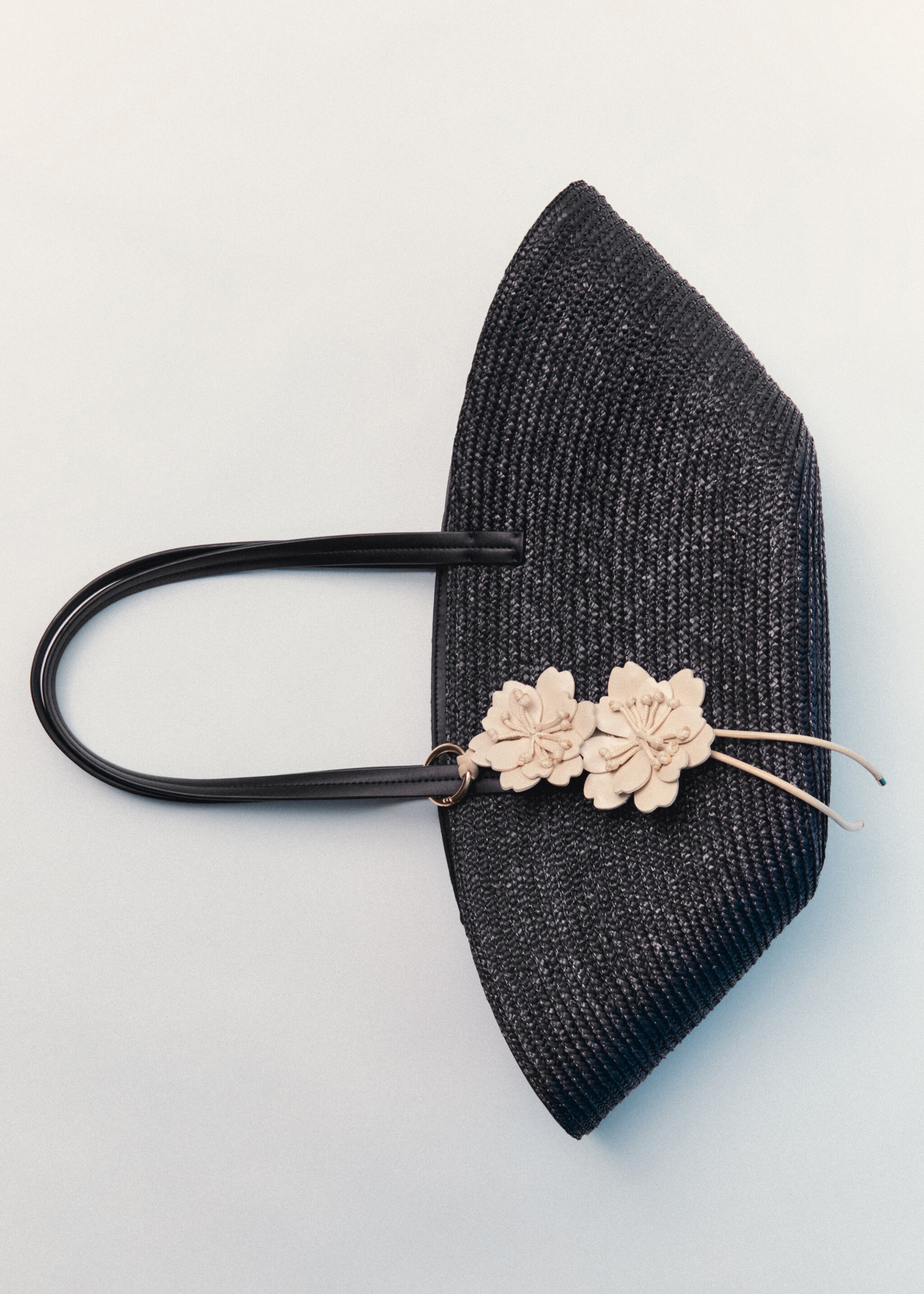 Cesto de fibra natural com charme de flores - Pormenor do artigo 5