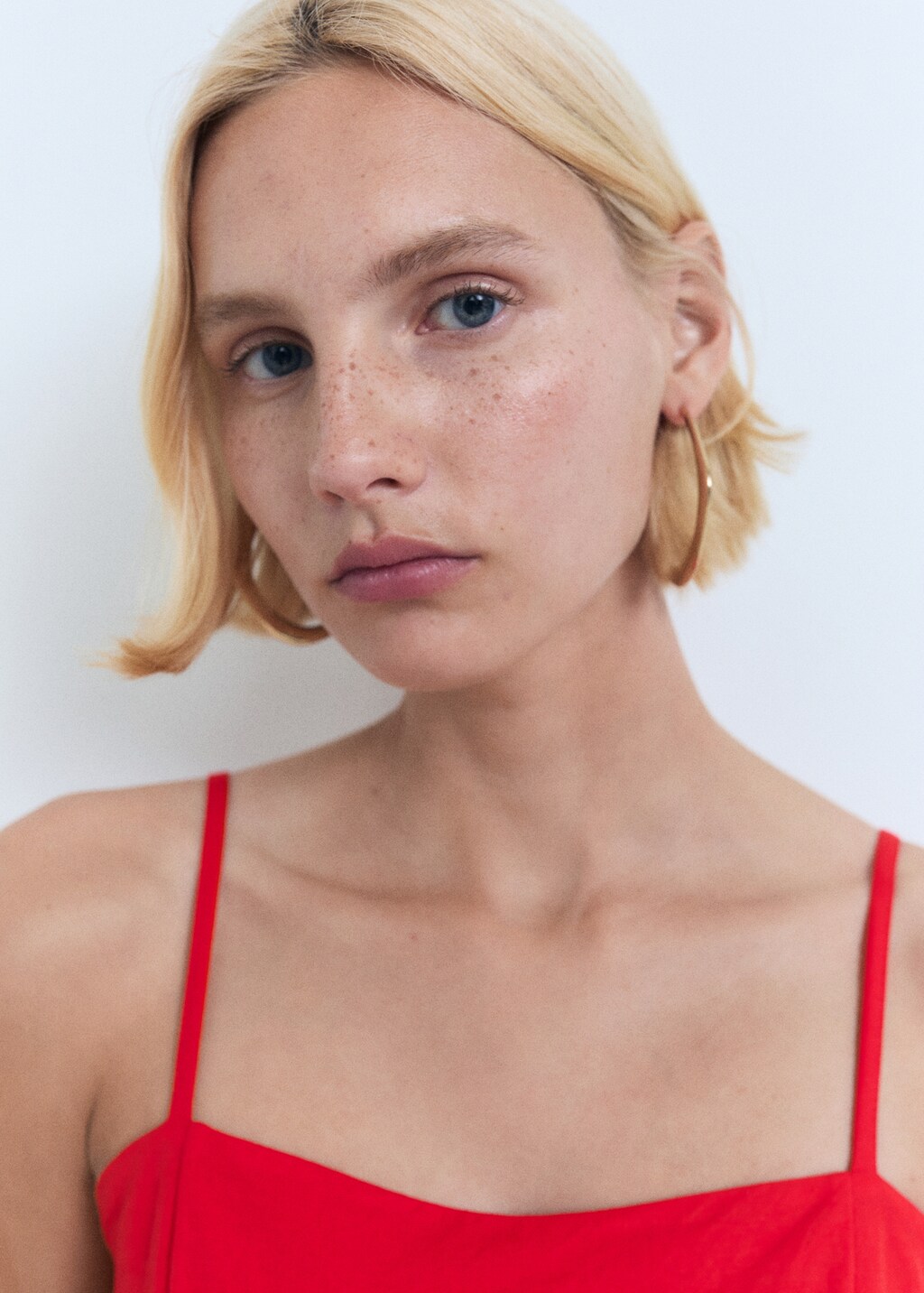 Midi-dress with bow on the back