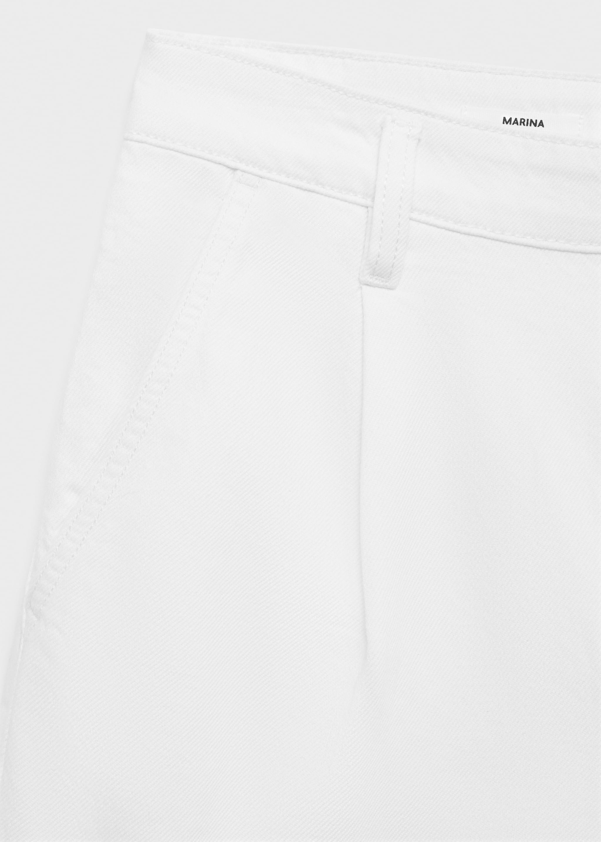 Denim-Bermudas mit mittlerer Bundhöhe und Abnähern - Detail des Artikels 0