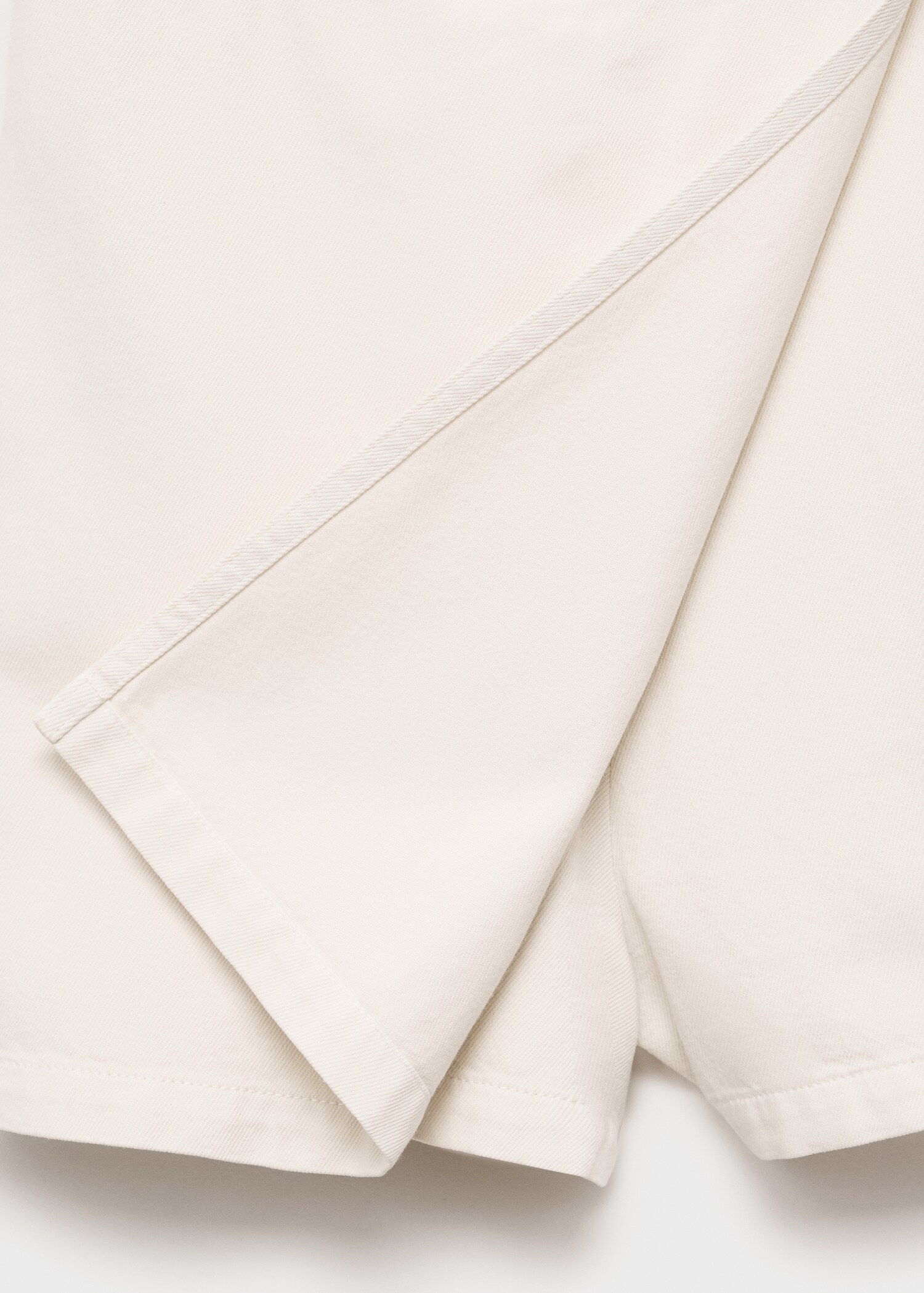 Short denim pinafore - Details of the article 8
