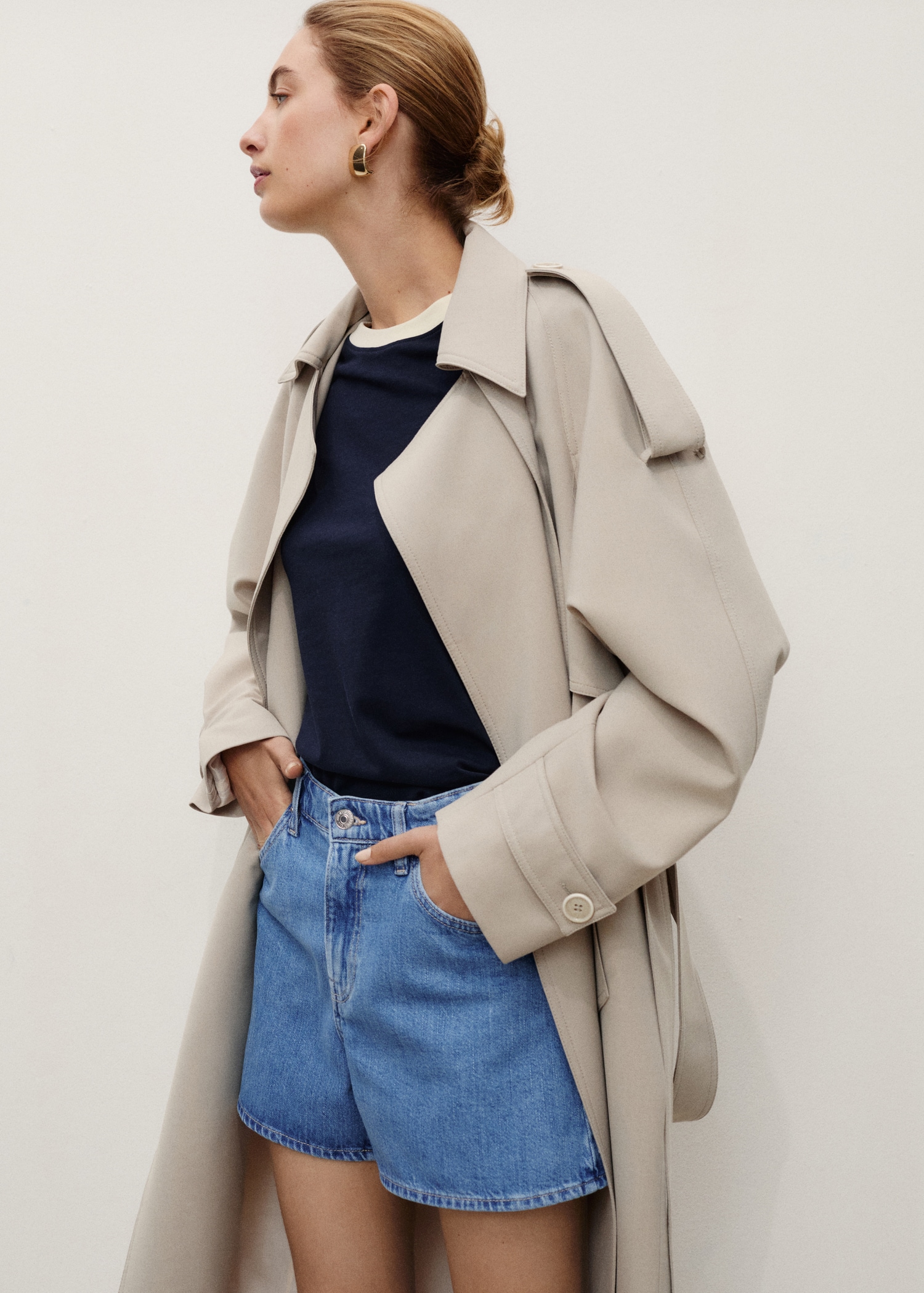 High-waisted straight-fit denim shorts - Women | MANGO USA