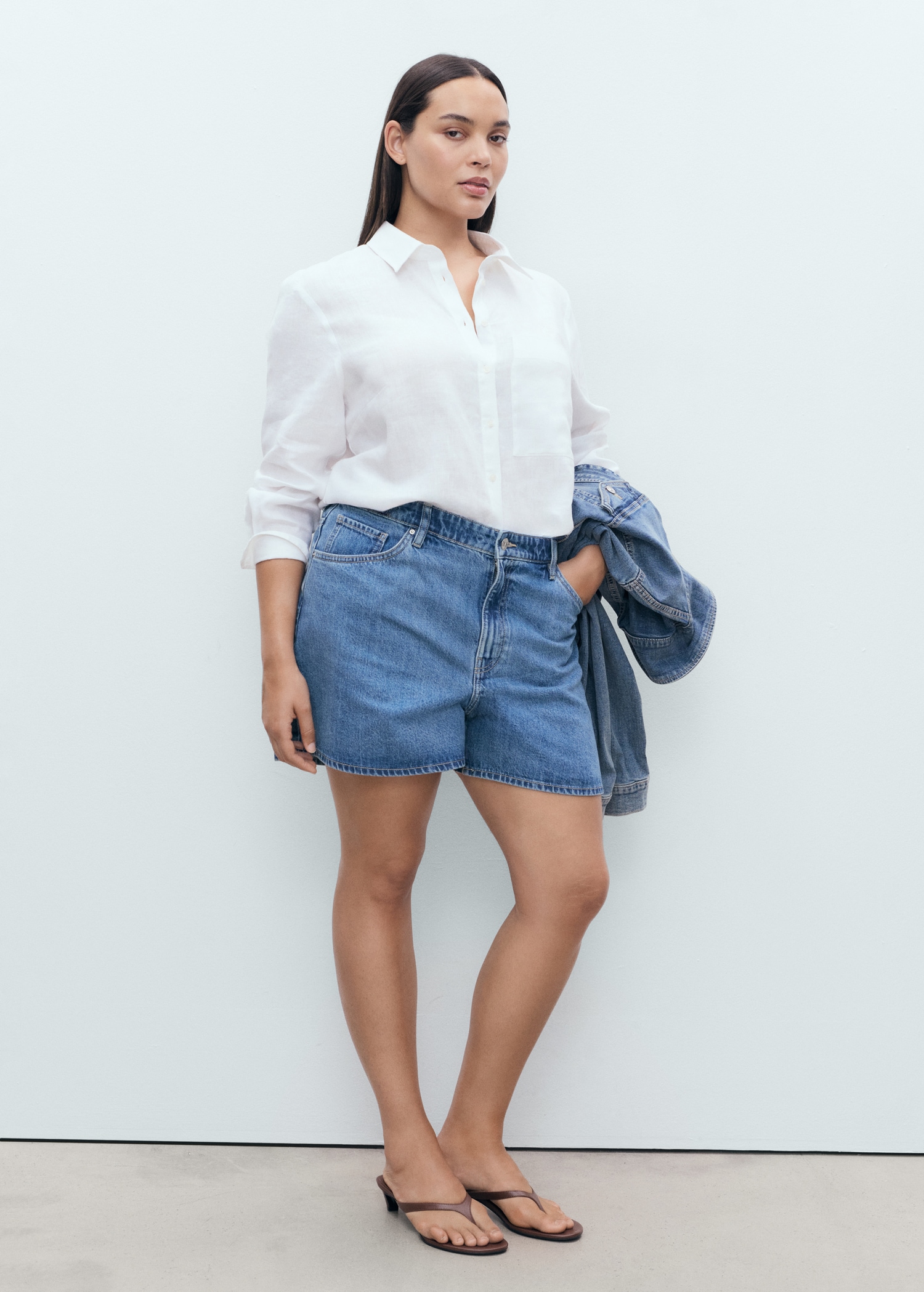 High-waisted straight-fit denim shorts - Women | MANGO USA