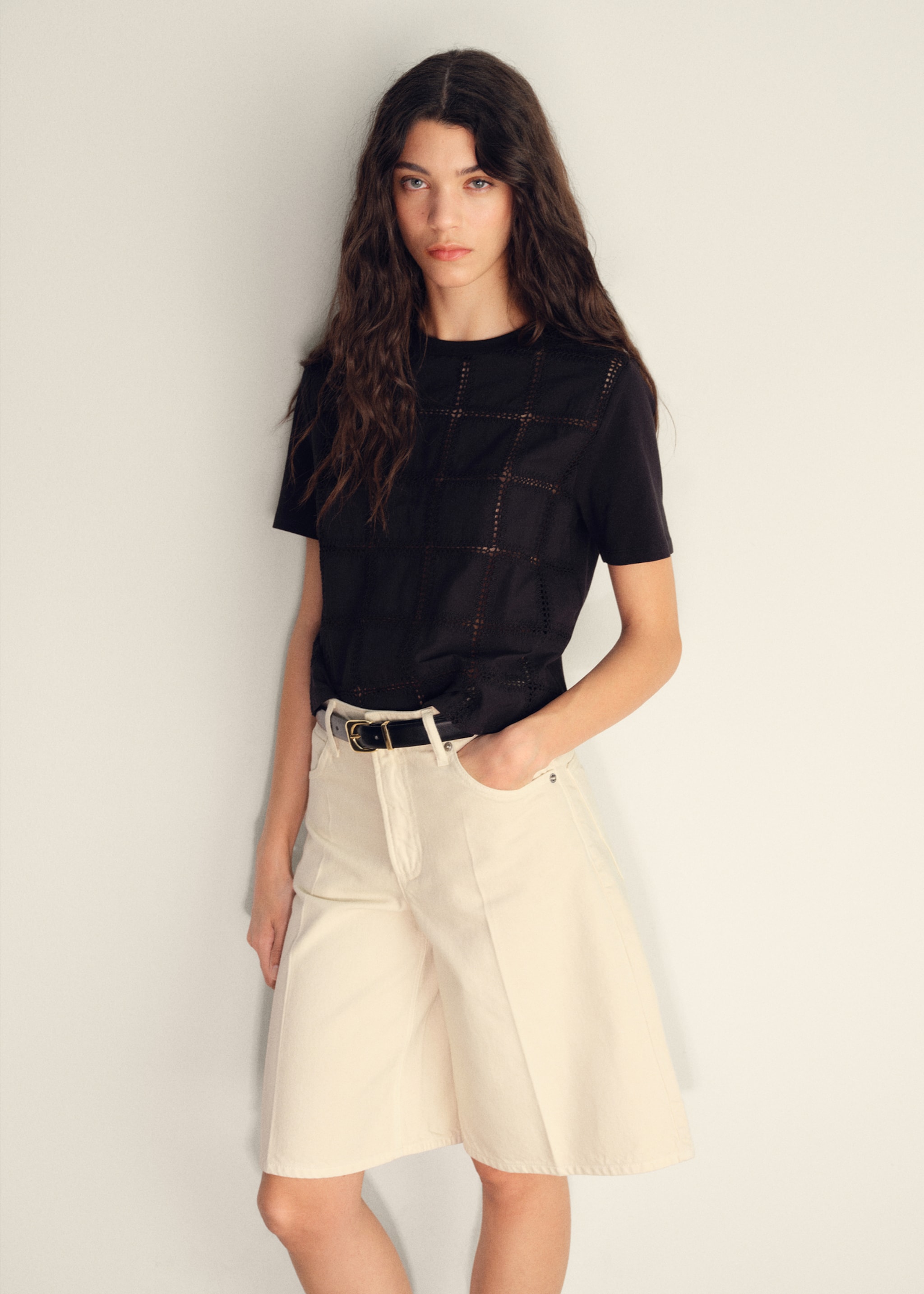 Embroidered detail T-shirt - Details of the article 1