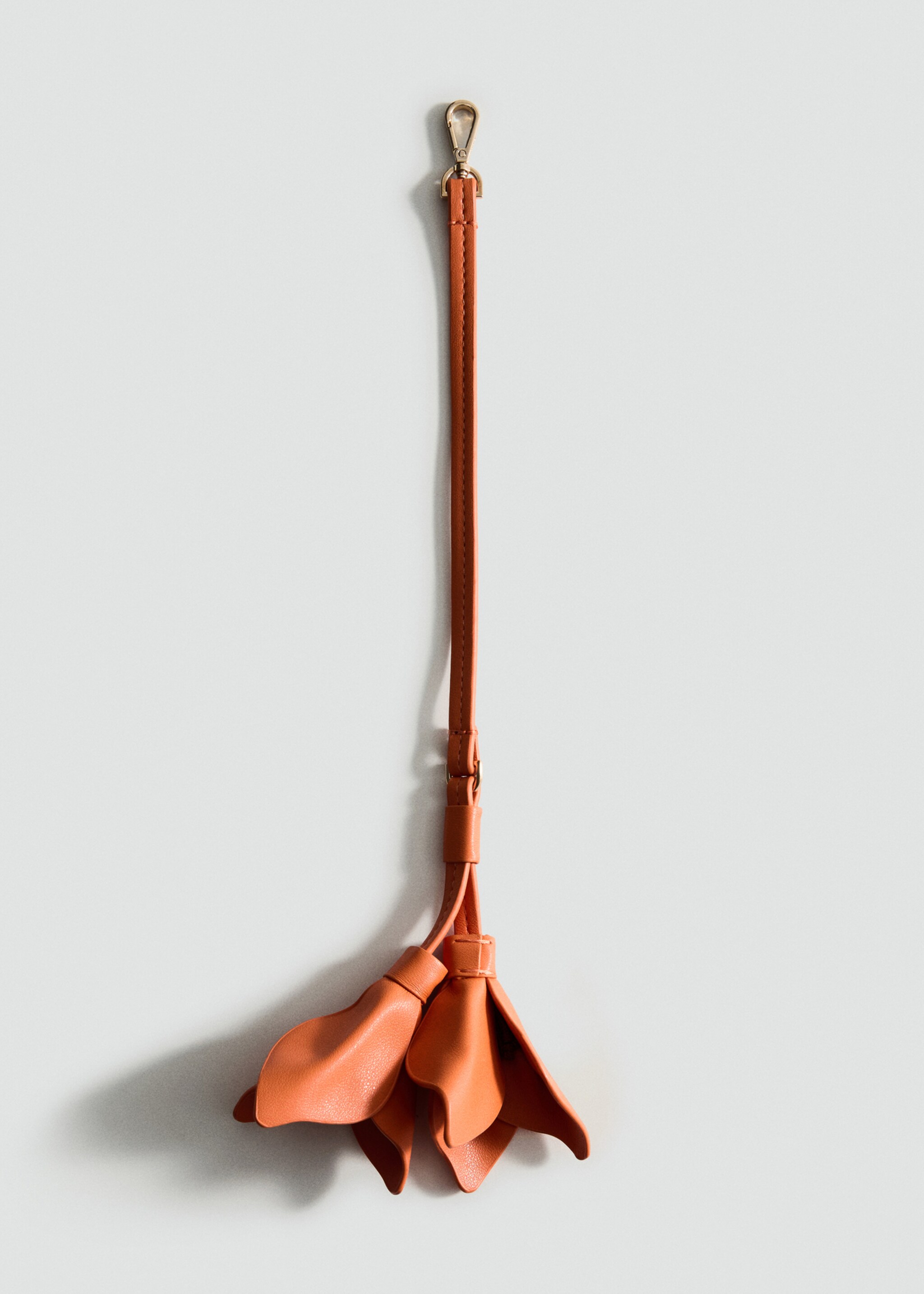 Leather-effect keychain with flower - Article without model