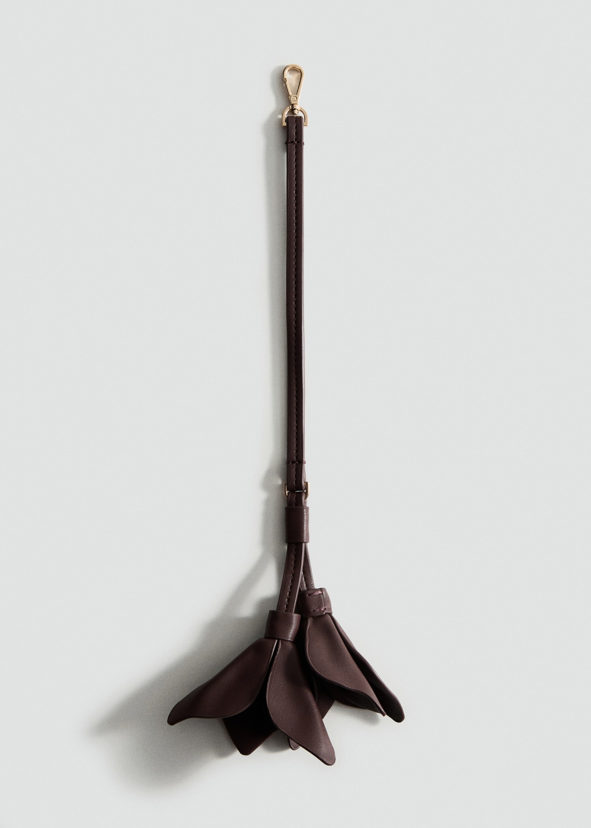 Leather-effect keychain with flower - Article without model