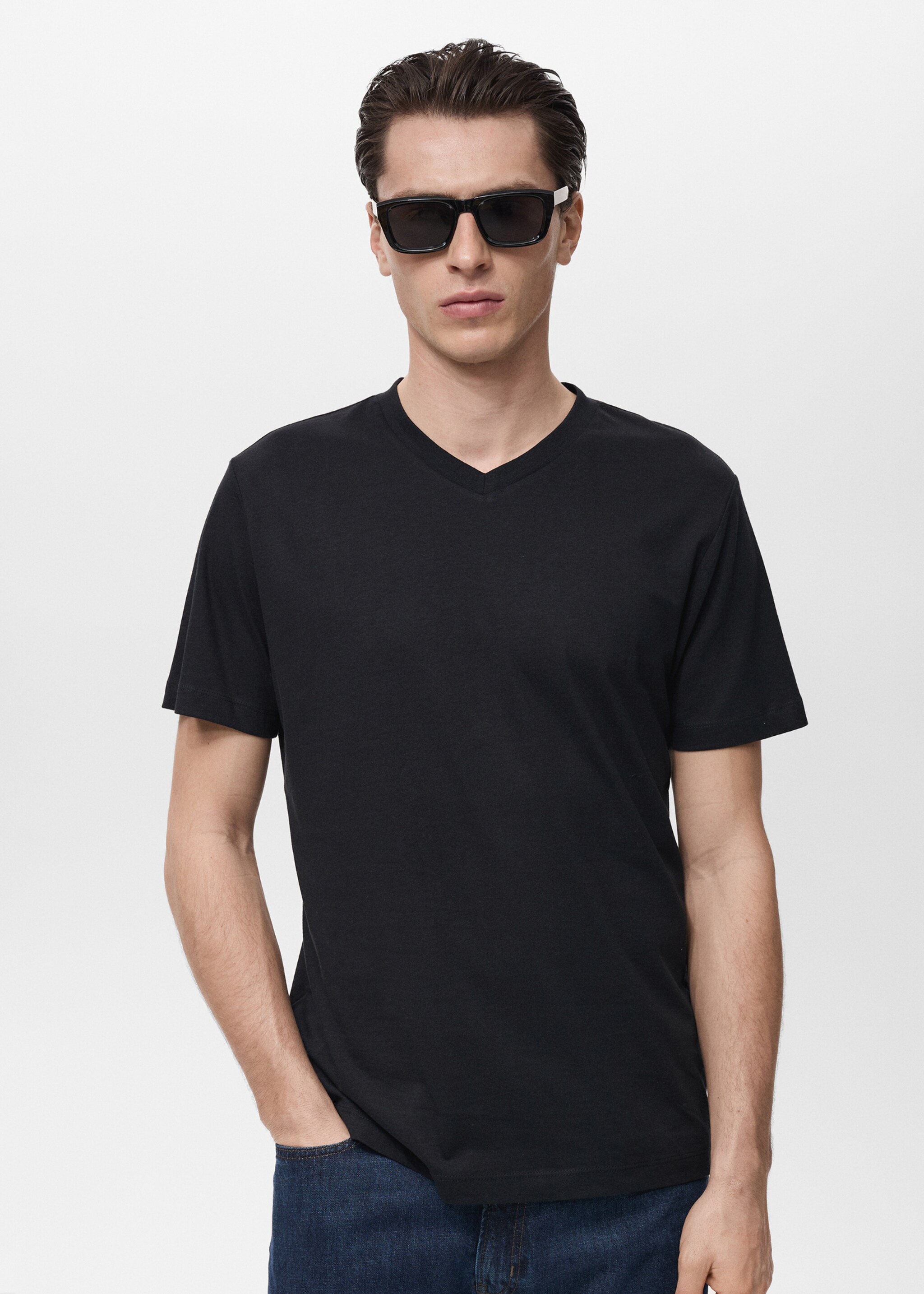 V-neck T-shirt - Medium plane