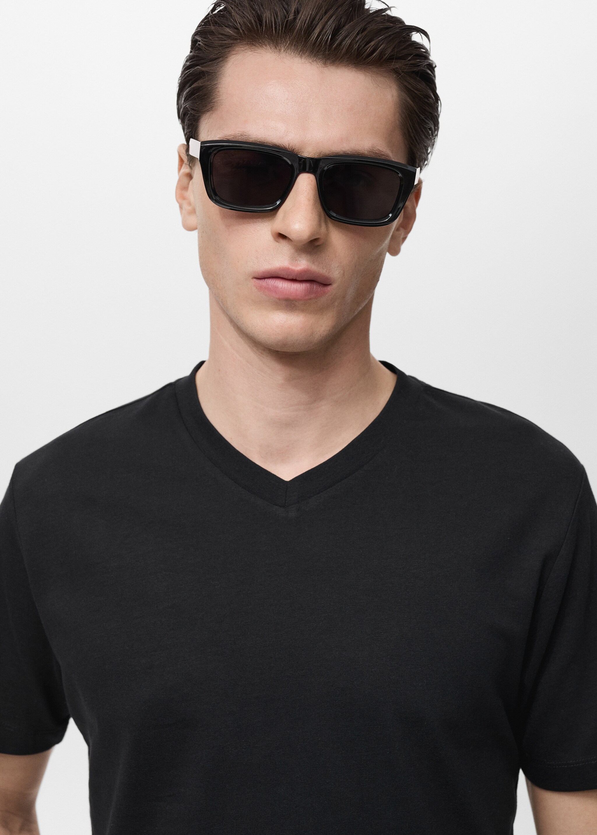 V-neck T-shirt - Details of the article 1