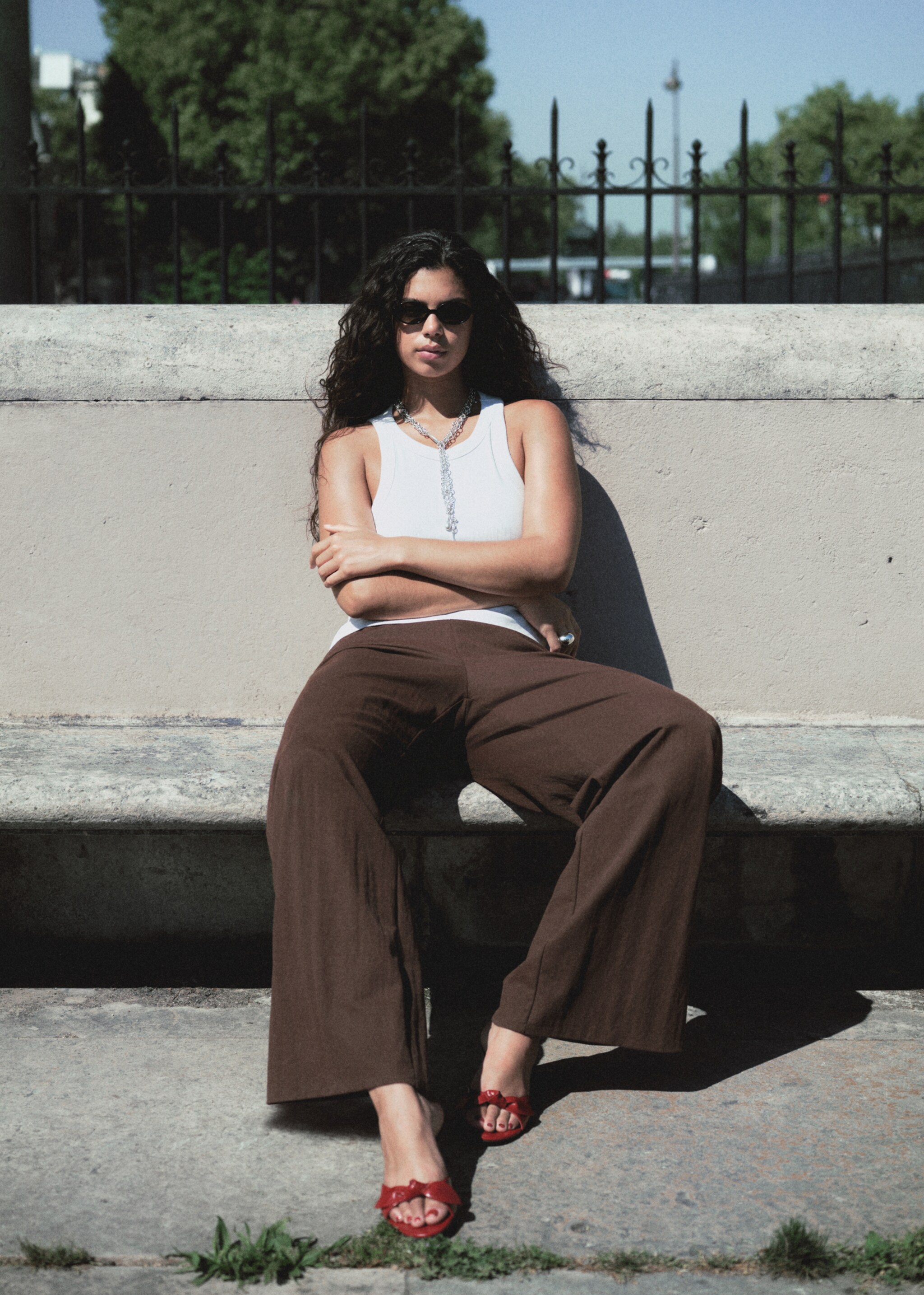 Flowy straight-fit trousers - Details of the article 6