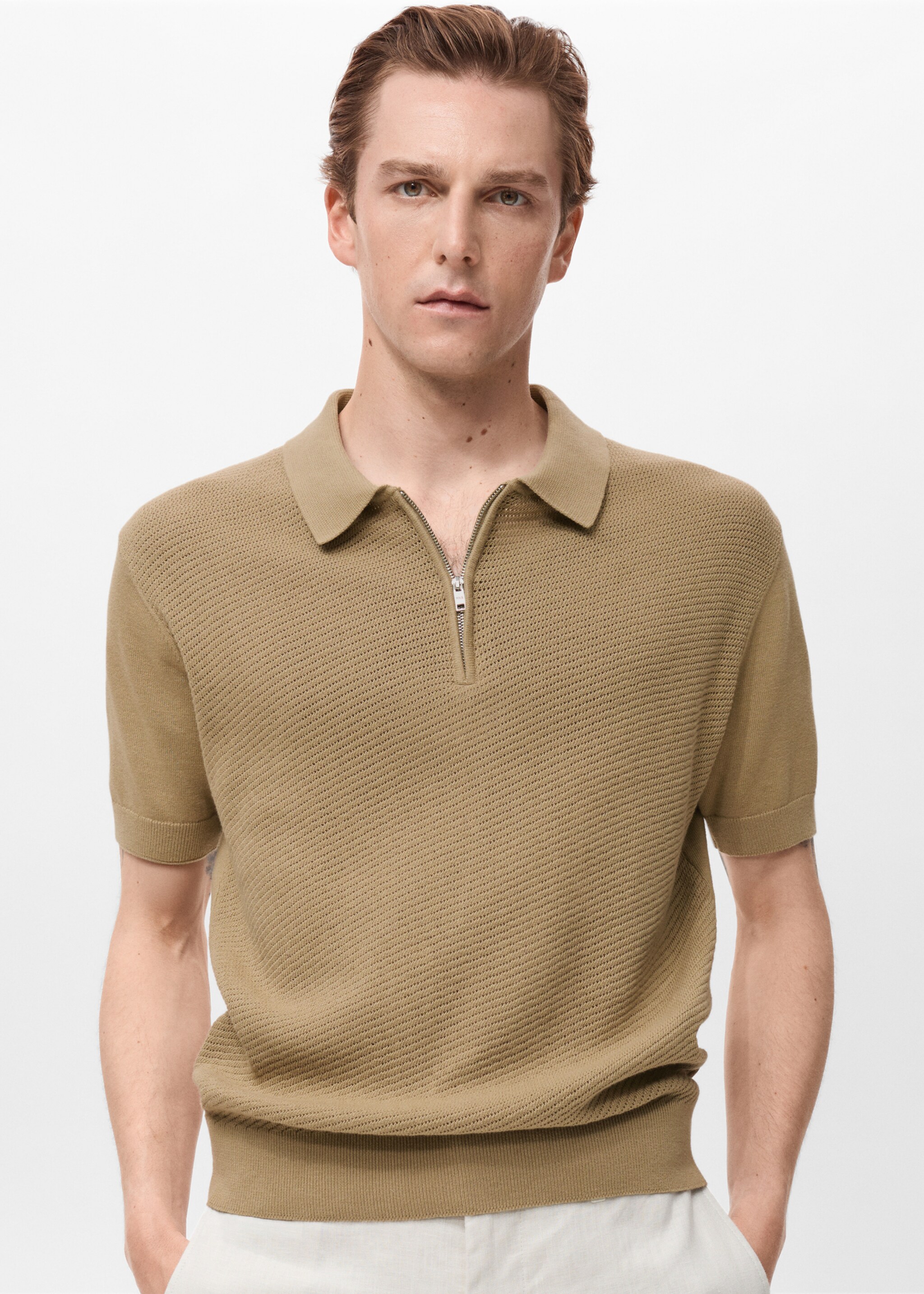 Tricou polo tricotat cu fermoar - Plan mediu