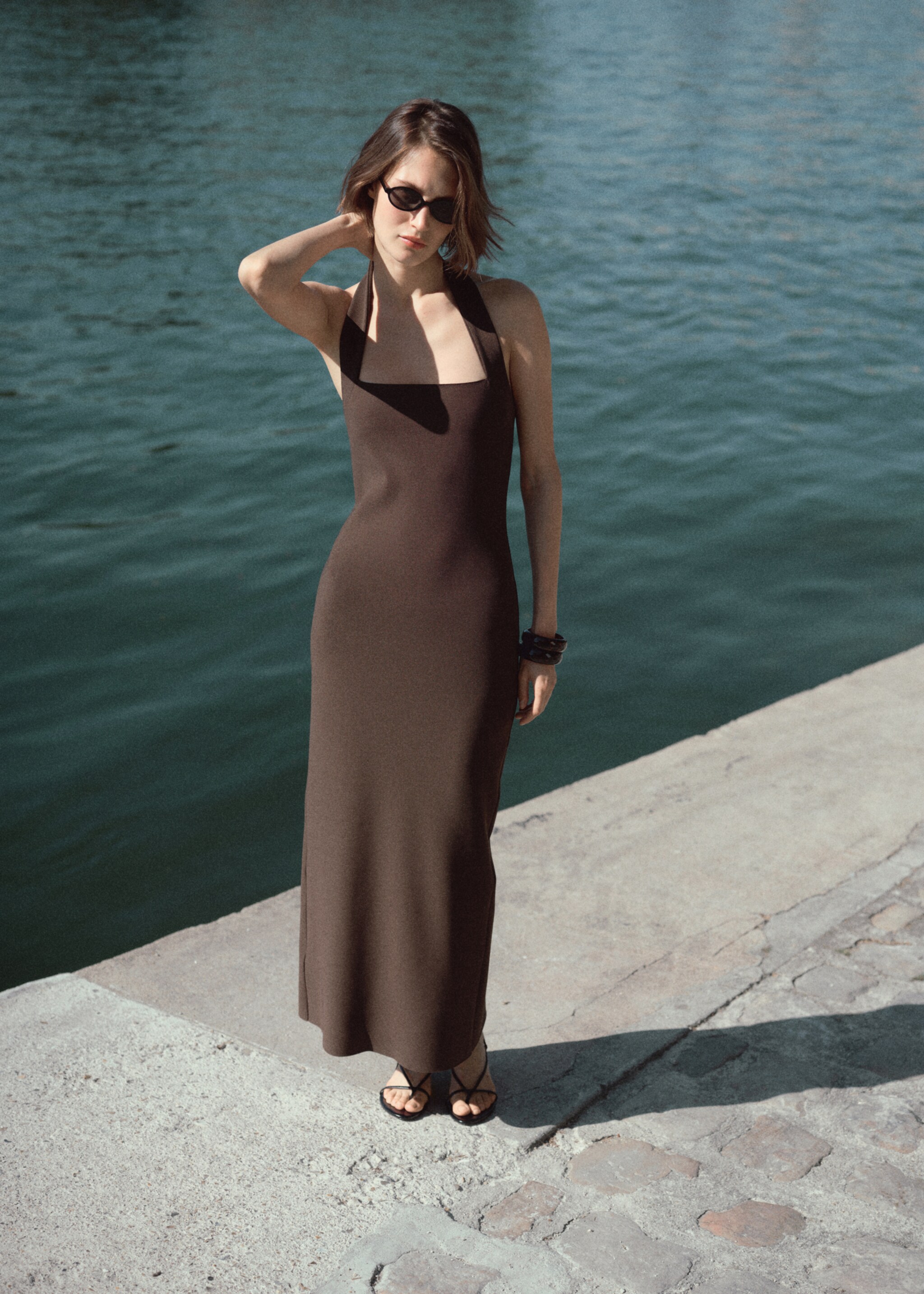 Long halter-neck dress - Details of the article 7