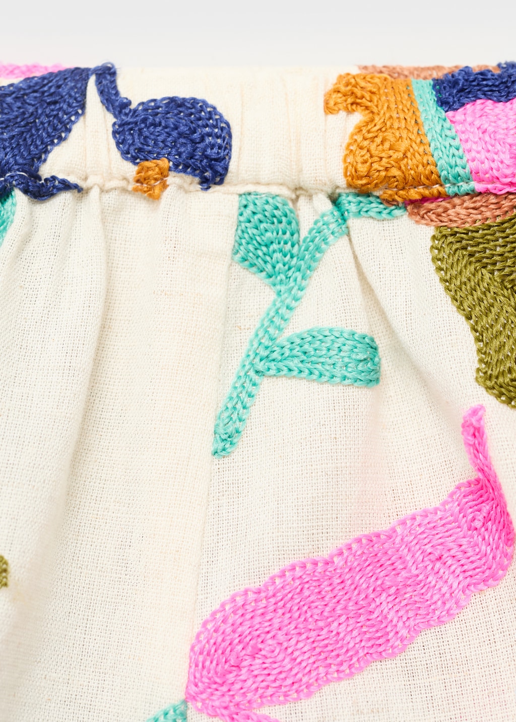 Embroidered linen shorts