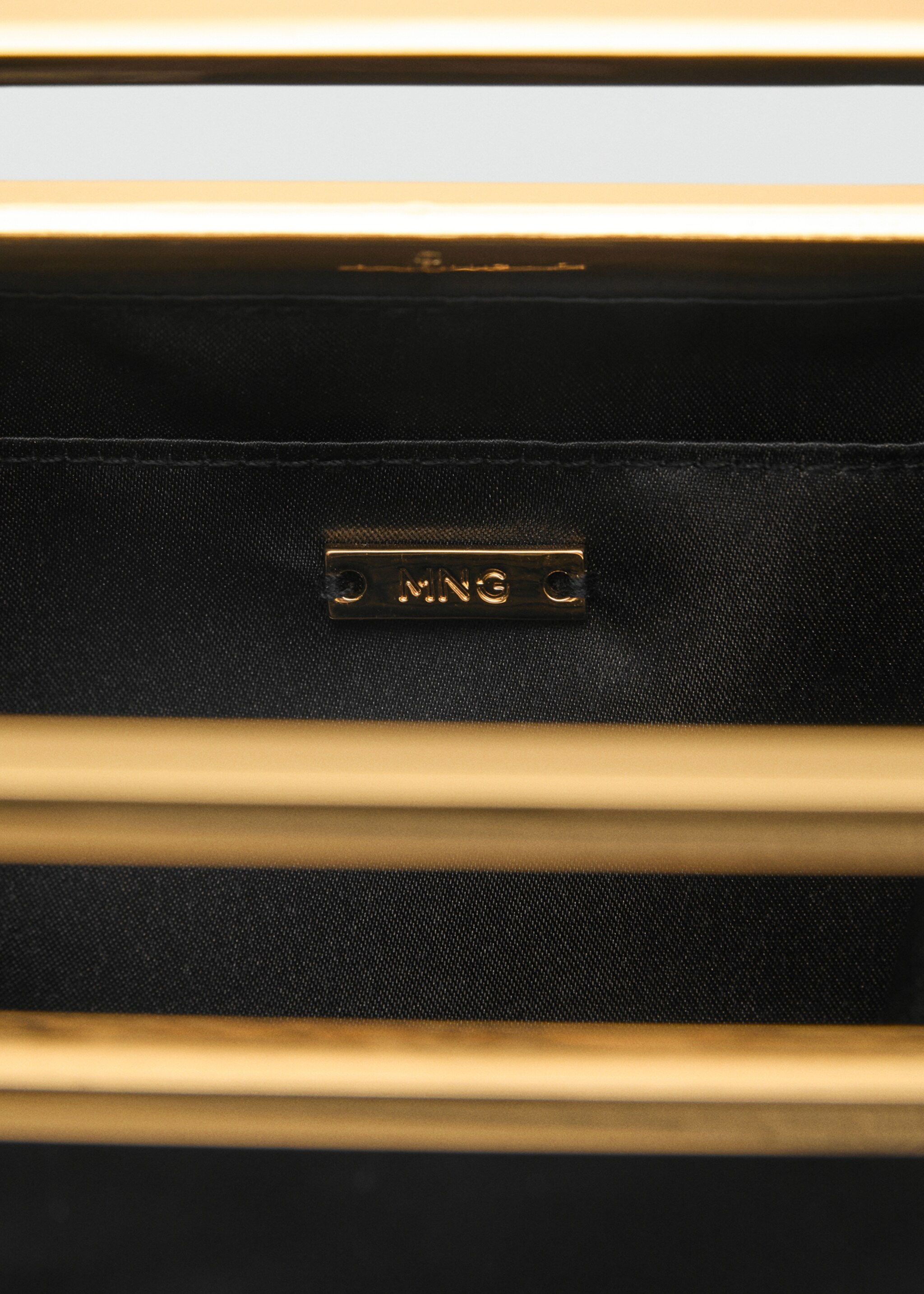 Handbag with metal handle - Details of the article 1