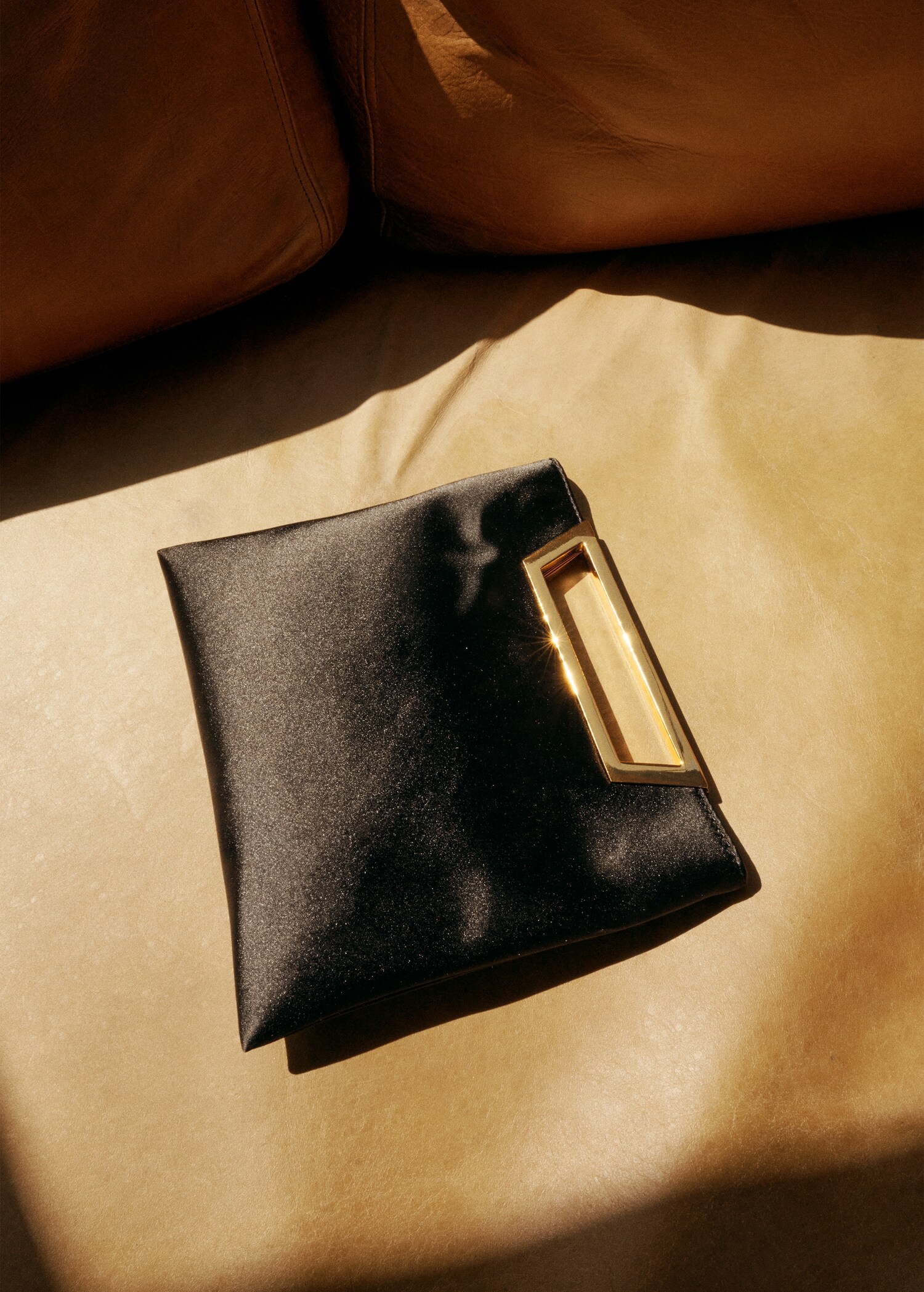 Handbag with metal handle - Details of the article 9