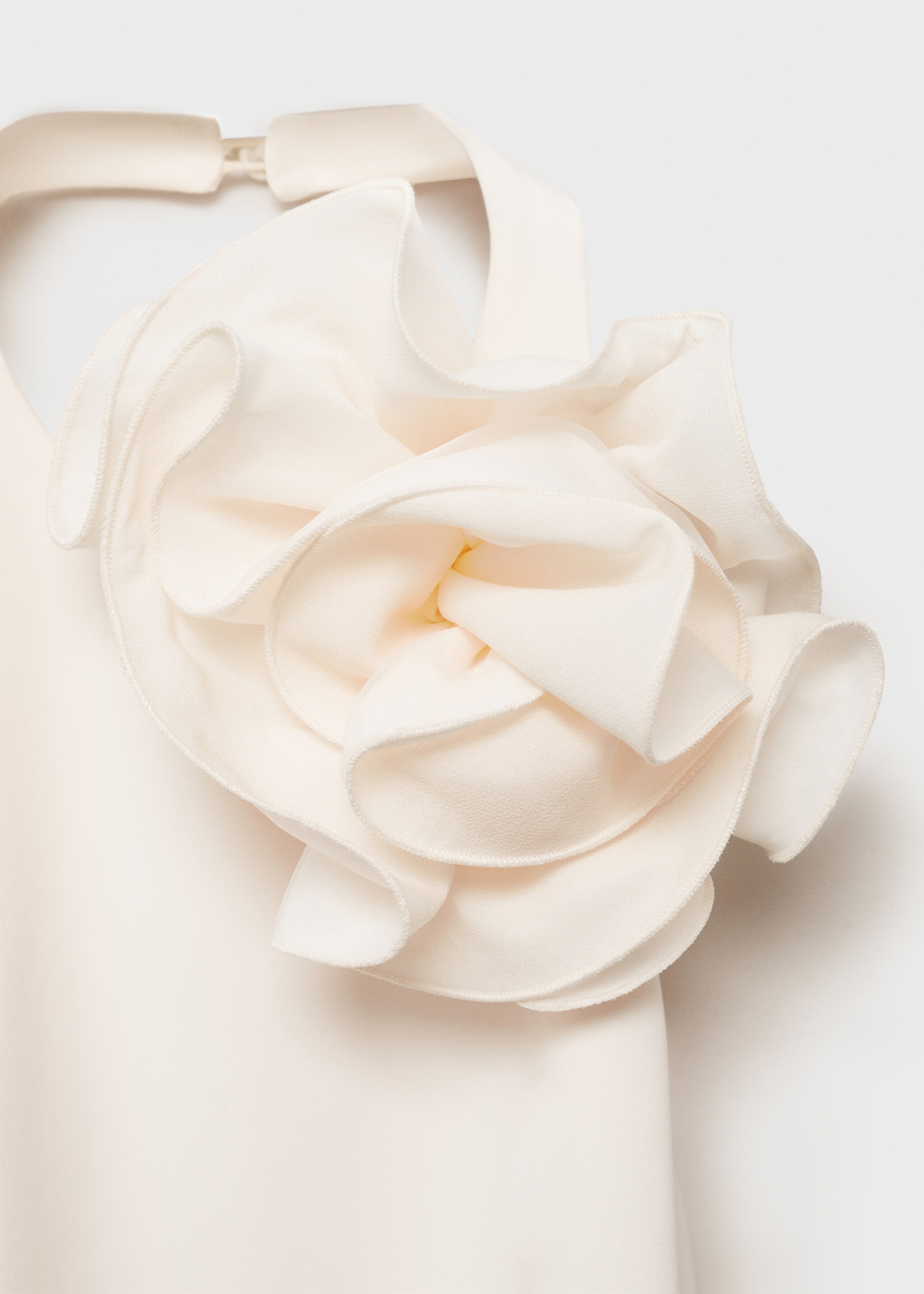 Robe emmanchures américaines drapée avec ornement floral - Détail de l'article 0