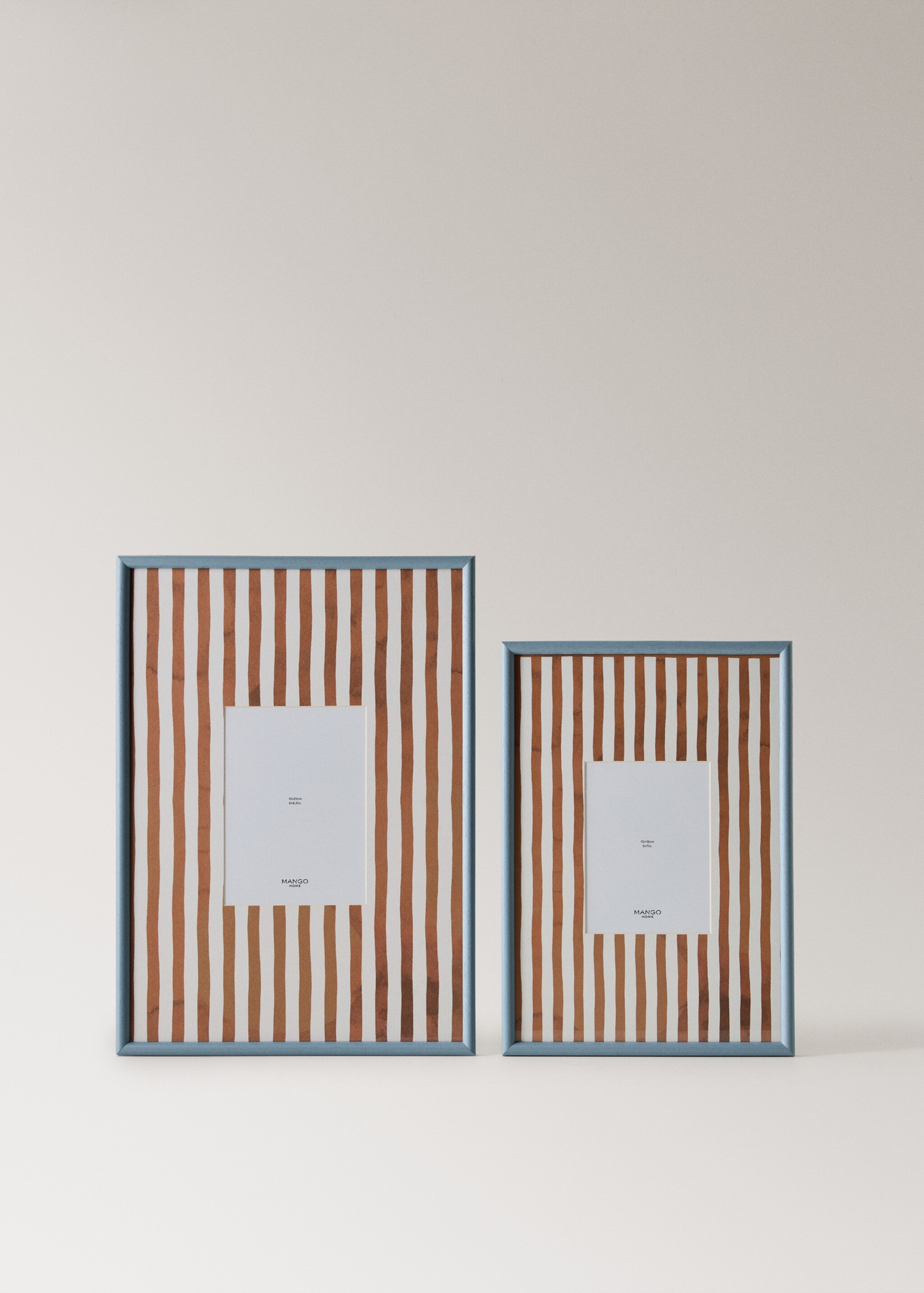 Medium wood frame with lines - Details of the article 4, Sky Blue. Ref: 17051281-00.