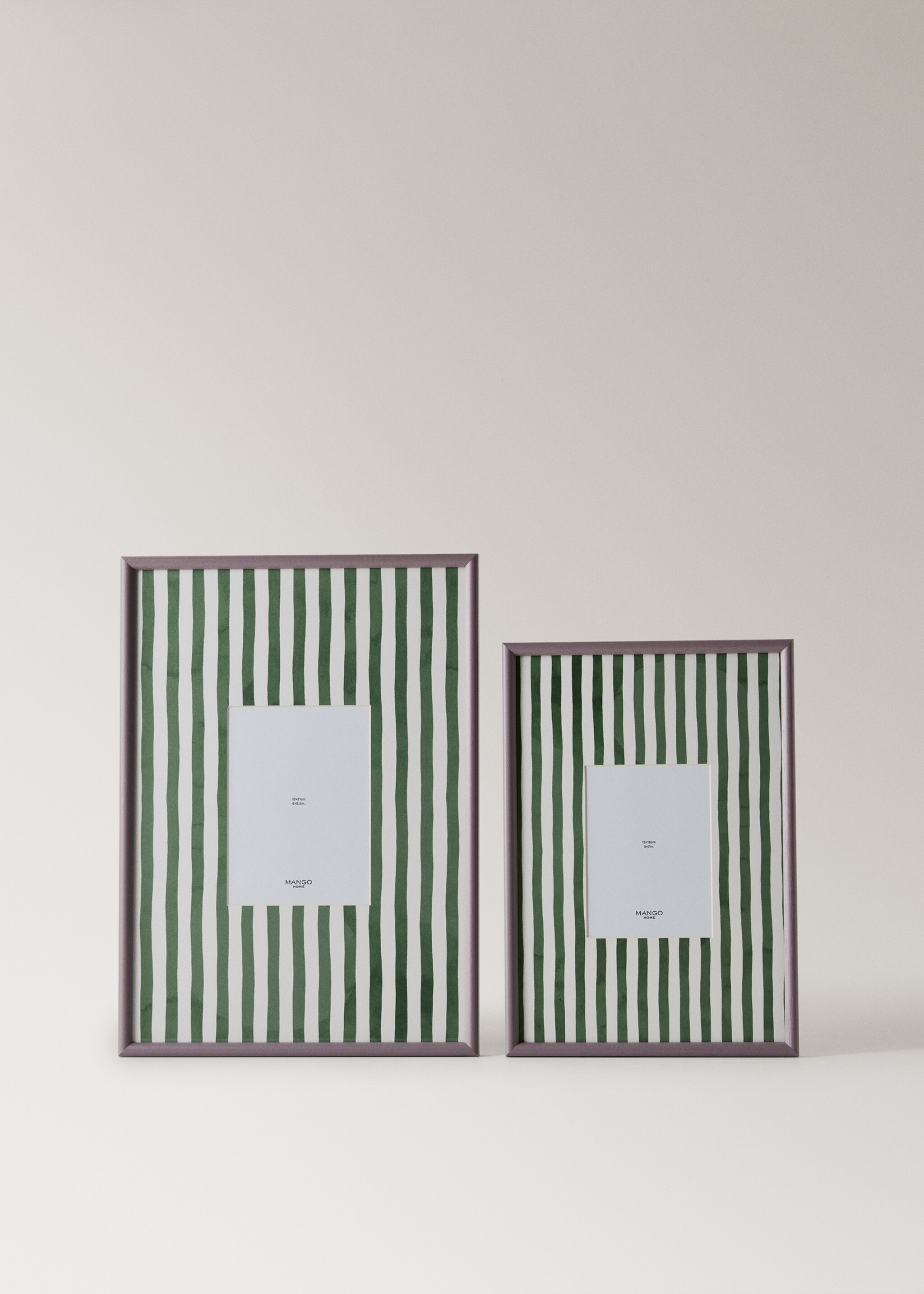 Medium wood frame with lines - Details of the article 4, Plum. Ref: 17051281-00.