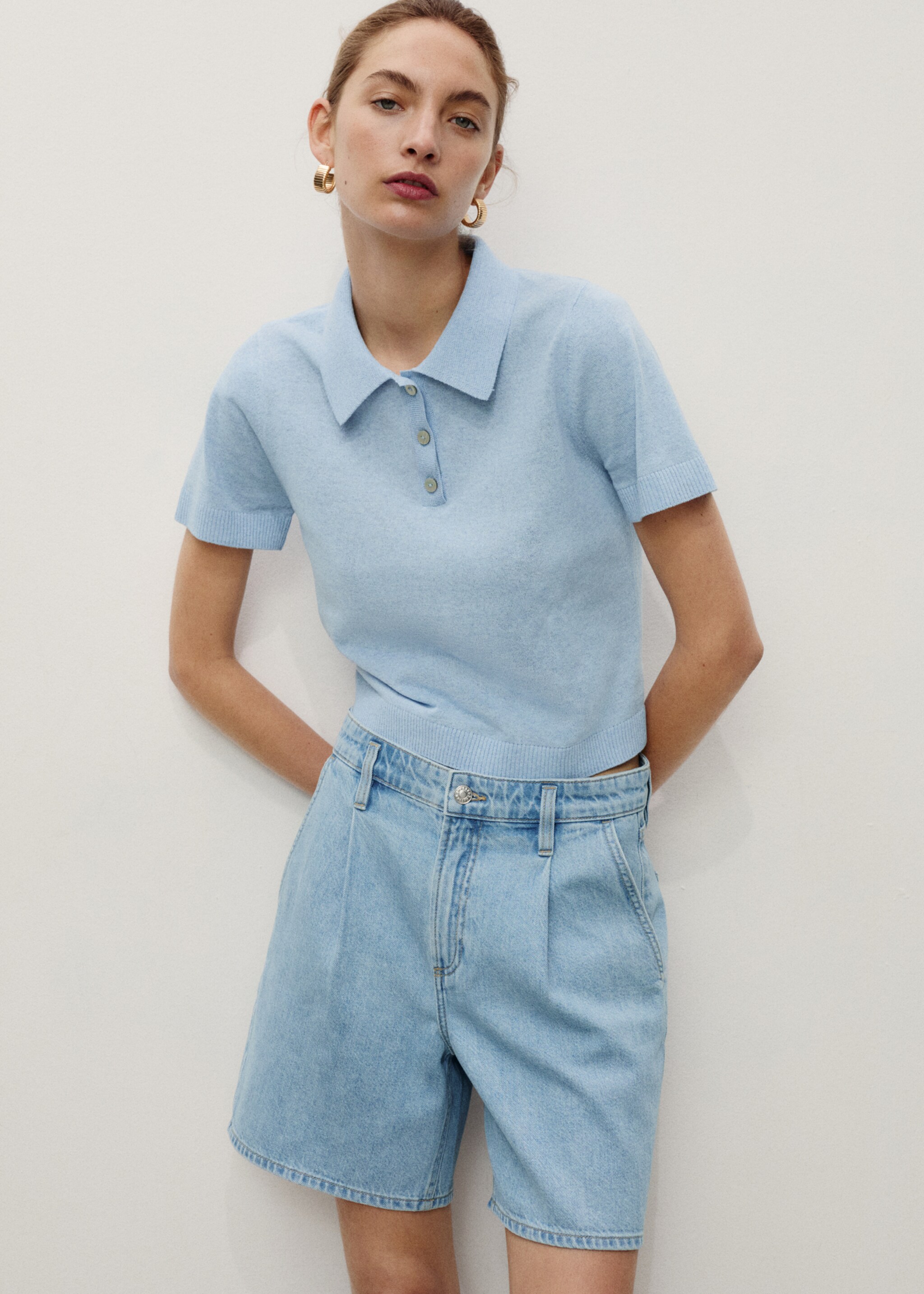 Mid-rise denim bermuda shorts with pleats - Details of the article 1
