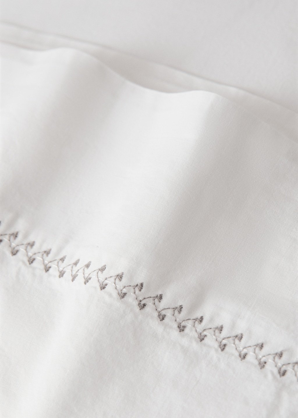 Washed cotton percale pillowcase with zigzag stitching 45x110 cm