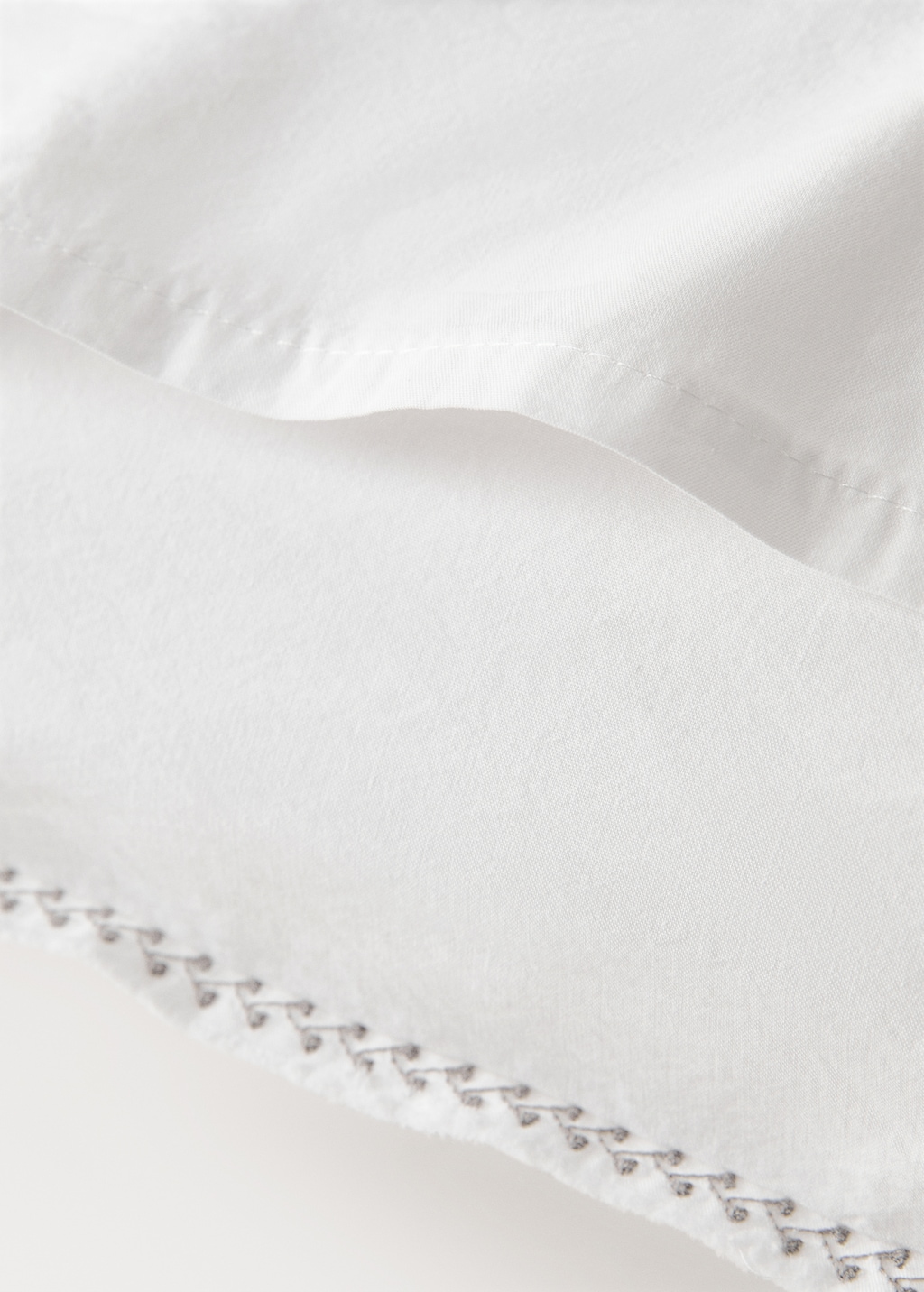 Washed cotton percale pillowcase with zigzag stitching 60x60 cm