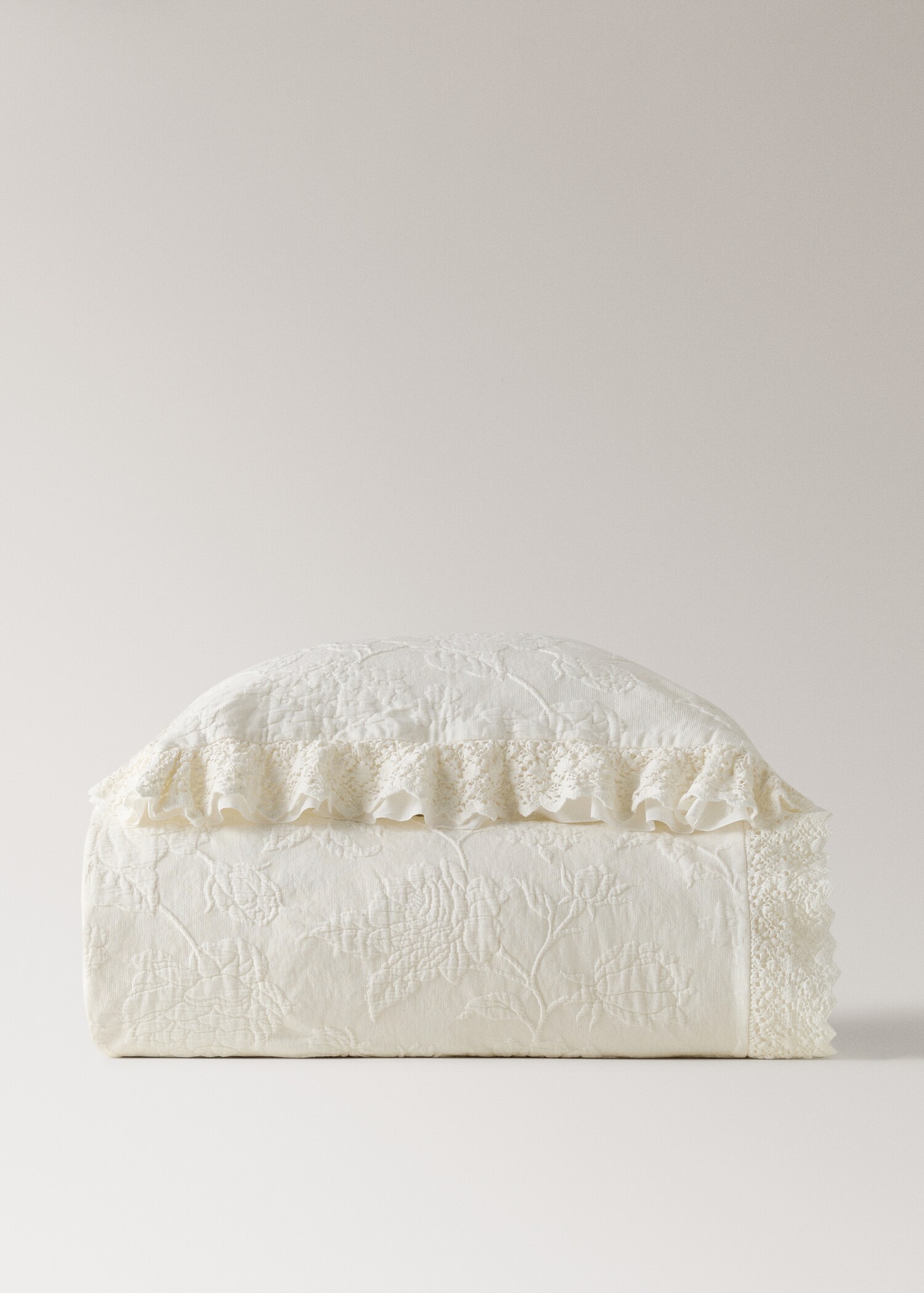 Cotton jacquard bedspread with voile frill and lace for bed 130/150 cm - Details of the article 3