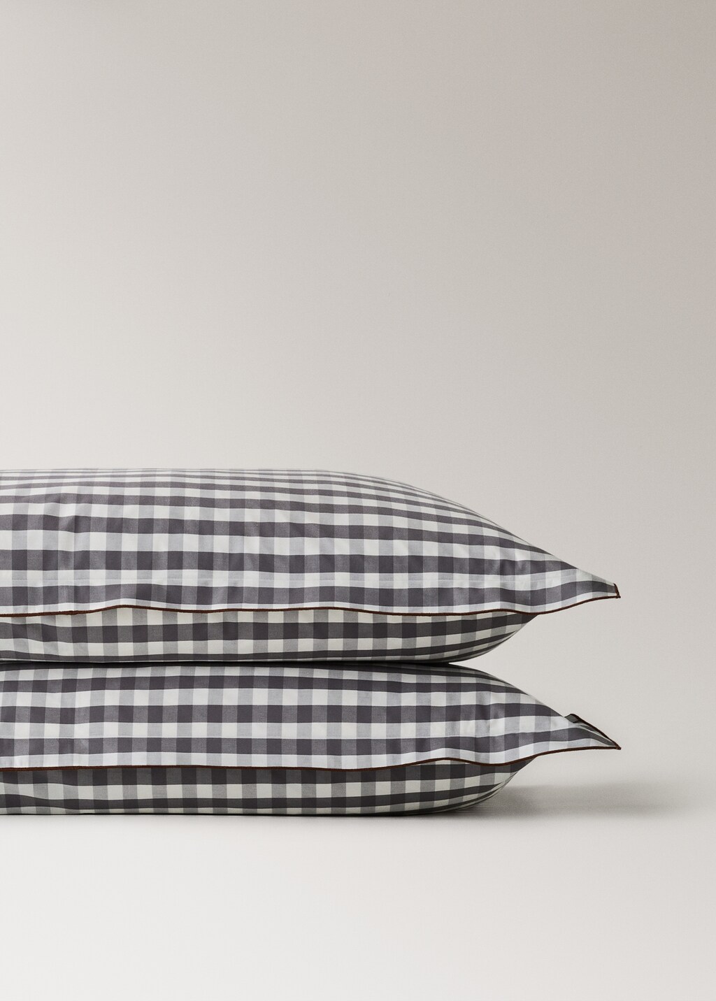 Two percale cotton gingham check pillowcases 50x75 cm