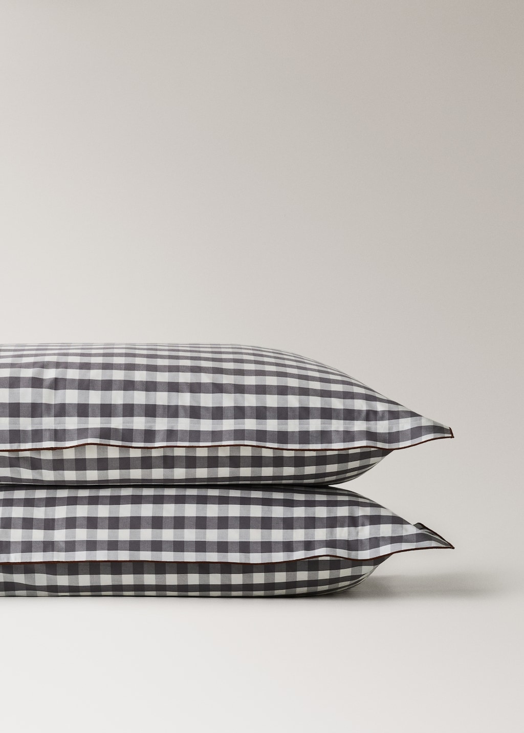 Two percale cotton gingham check pillowcases 50x75 cm