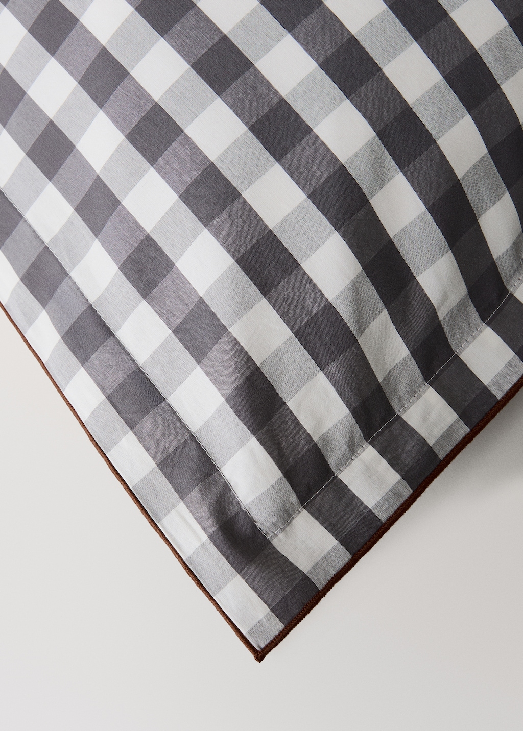 Two percale cotton gingham check pillowcases 50x75 cm