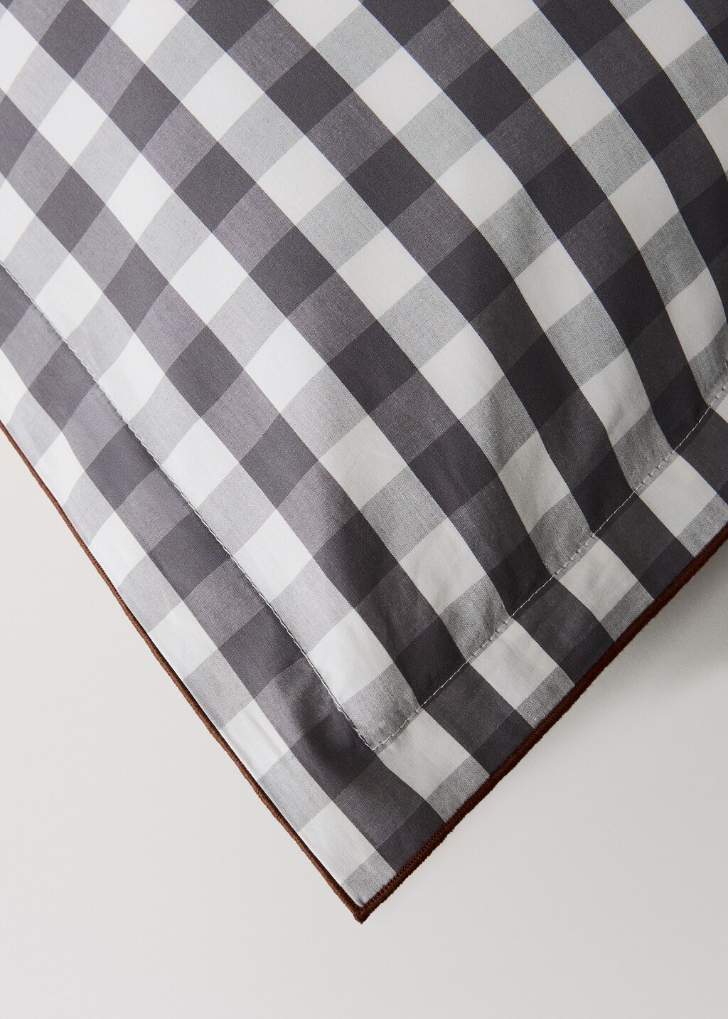 Two percale cotton gingham check pillowcases 60x60 cm