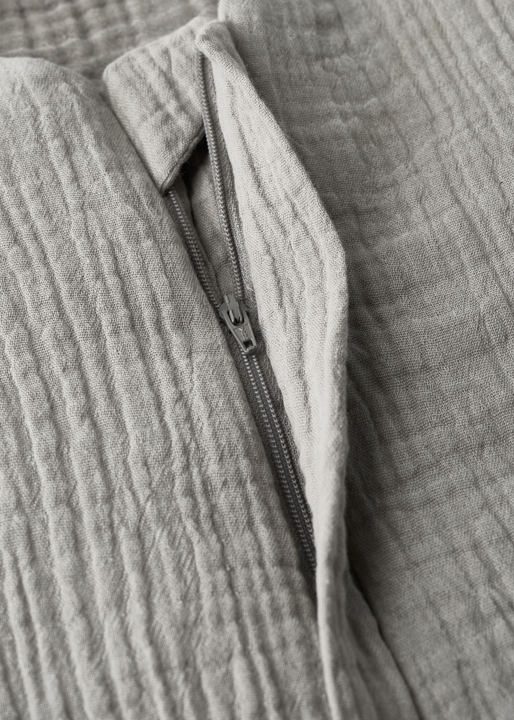 Baumwoll-Gaze-Ausgehjacke - Detail des Artikels 2, Mittelbraun. Ref: 17051572-00.