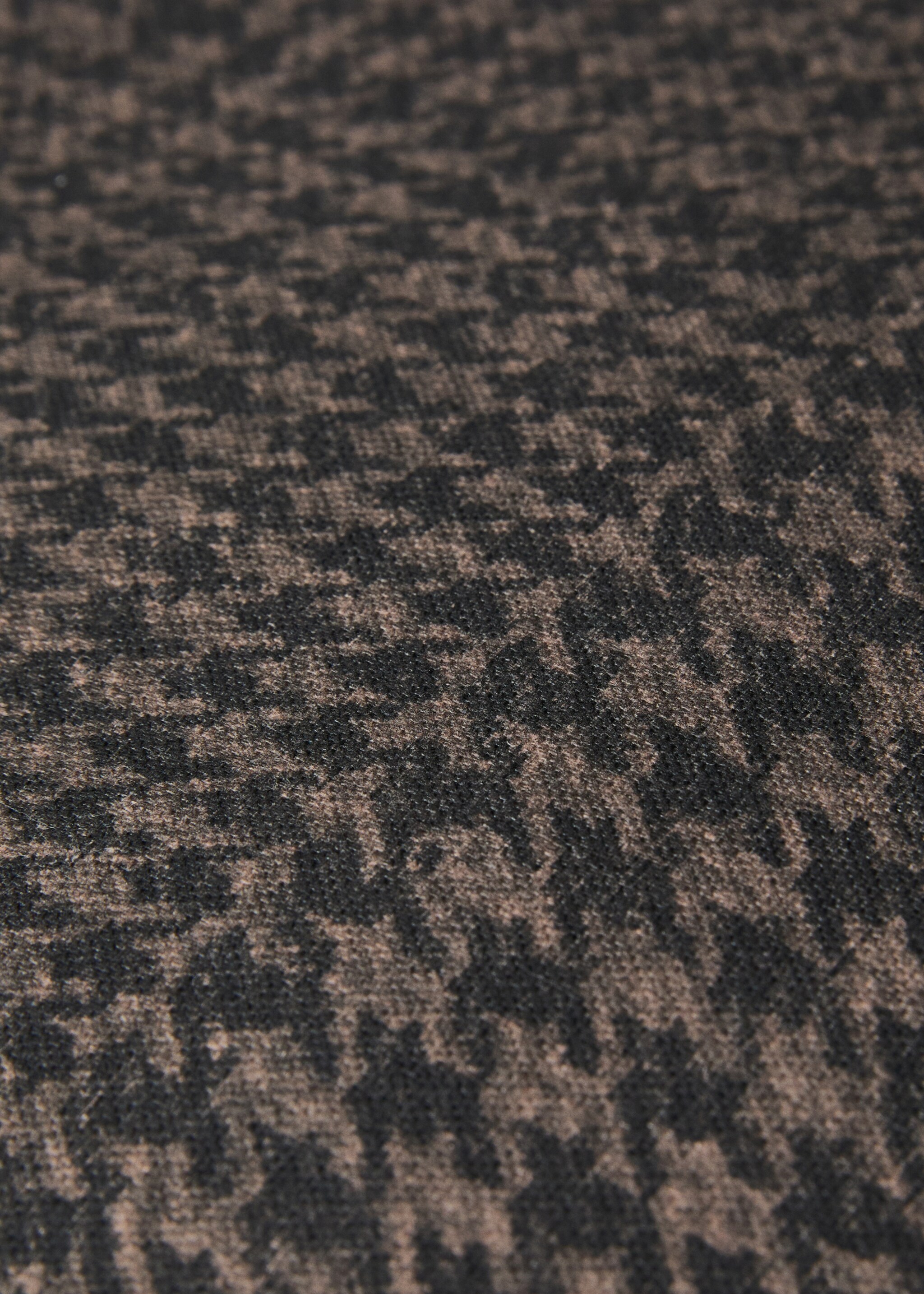 Houndstooth cushion cover with trim - Details of the article 3, Brown. Ref: 17051581-00.