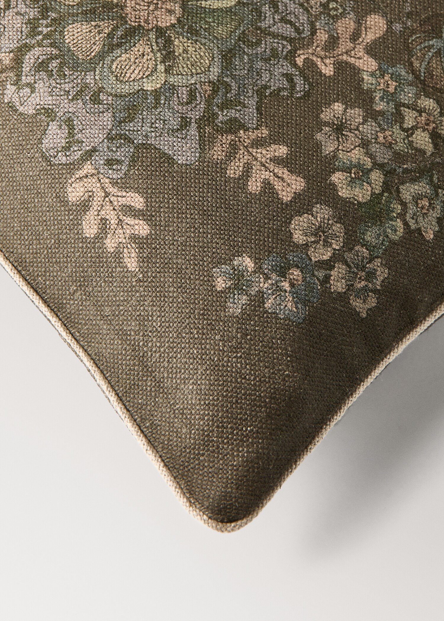 Flower print linen cushion cover 50x50 cm - Details of the article 2